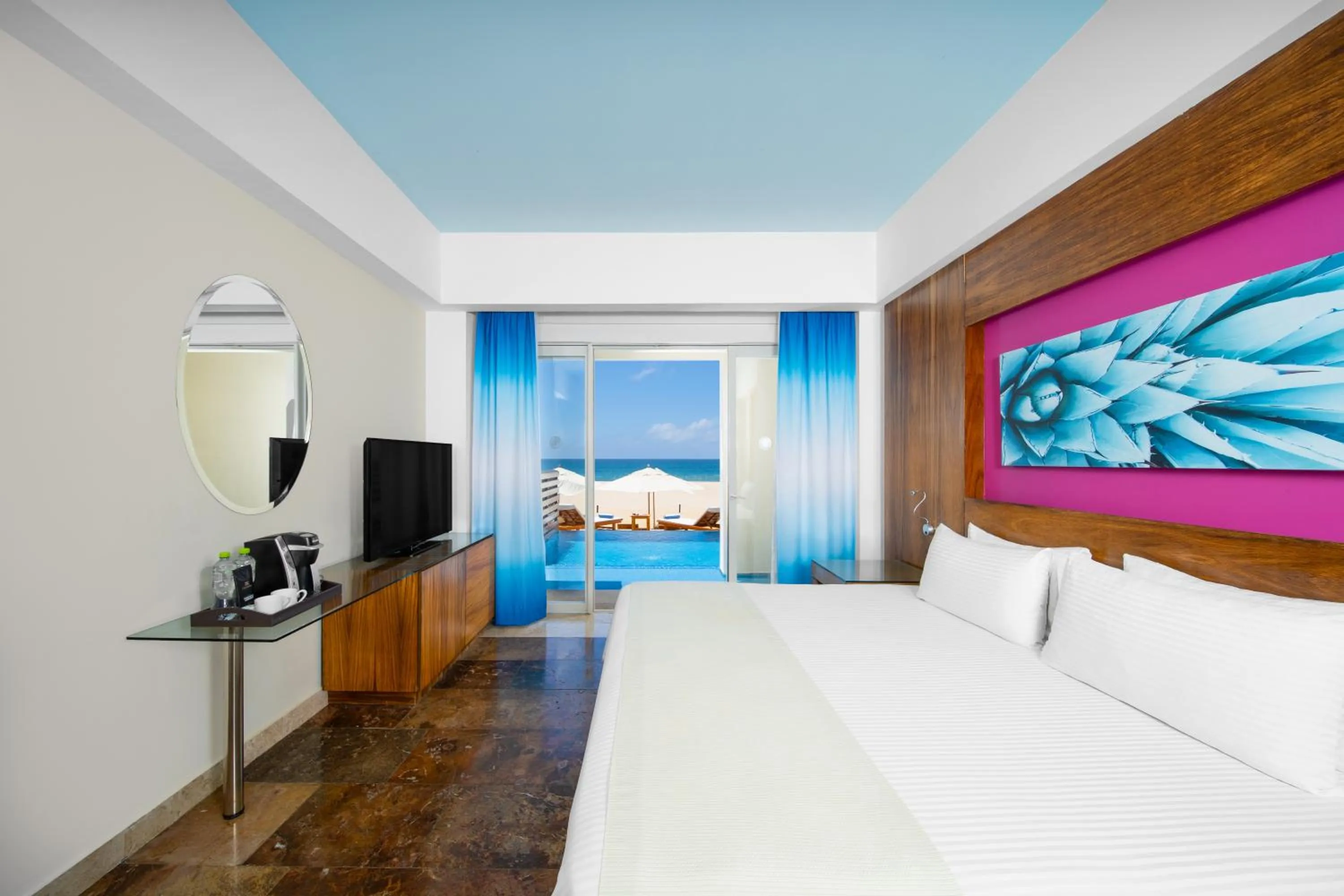 Bed in Altitude by Krystal Grand Los Cabos - All Inclusive