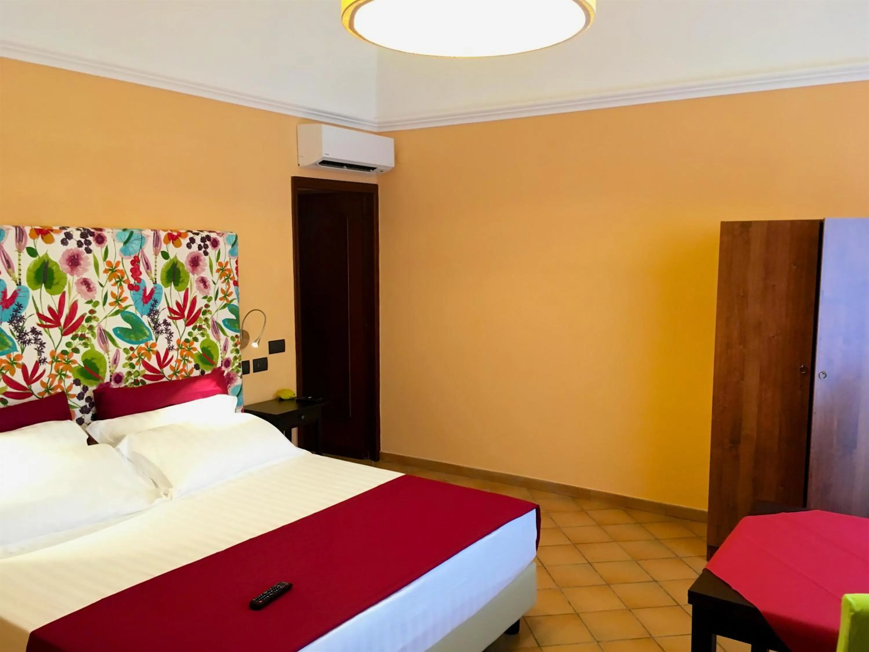 Photo of the whole room, Bed in Residenza Viviani
