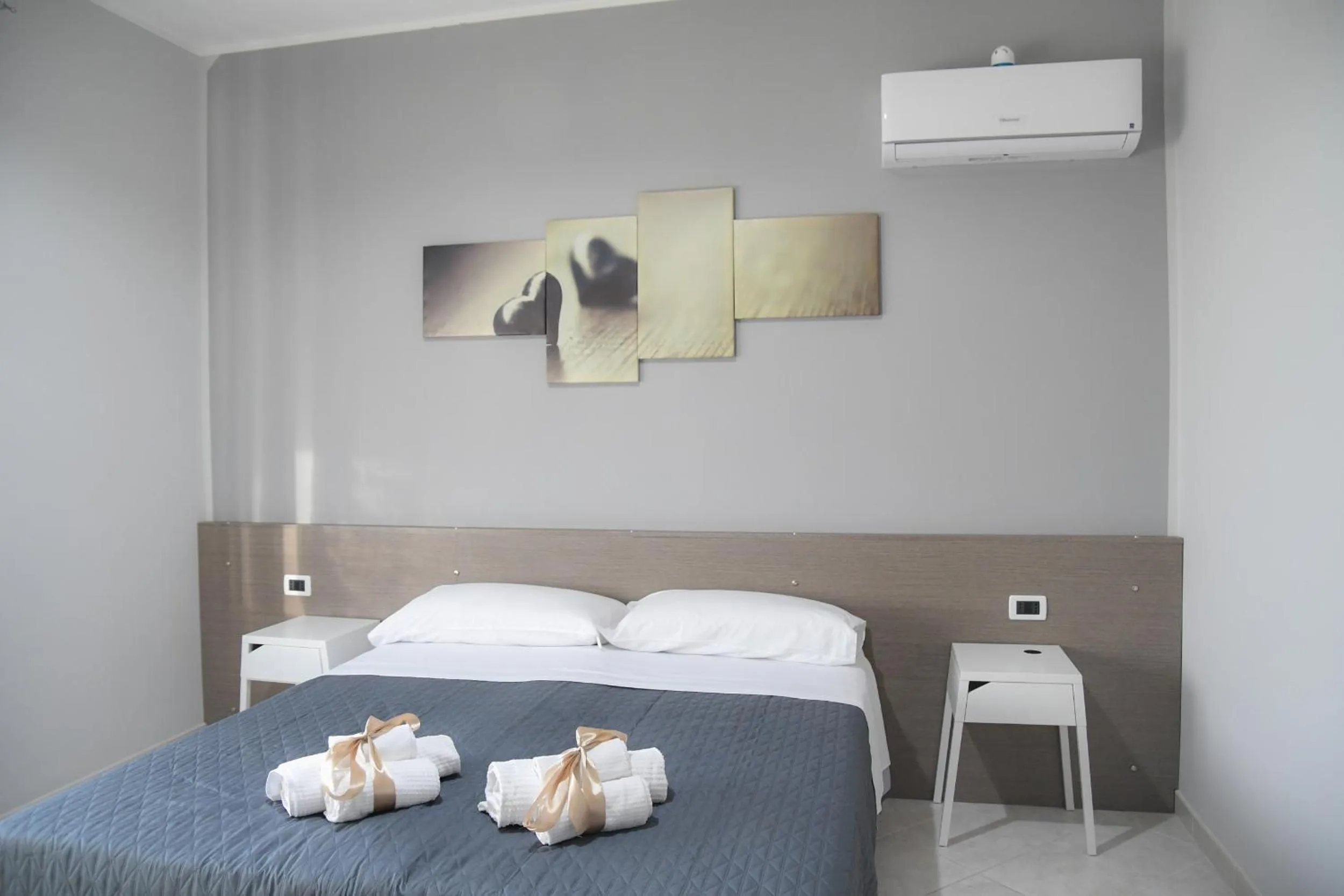 Photo of the whole room, Bed in B&B Lamezia Airport