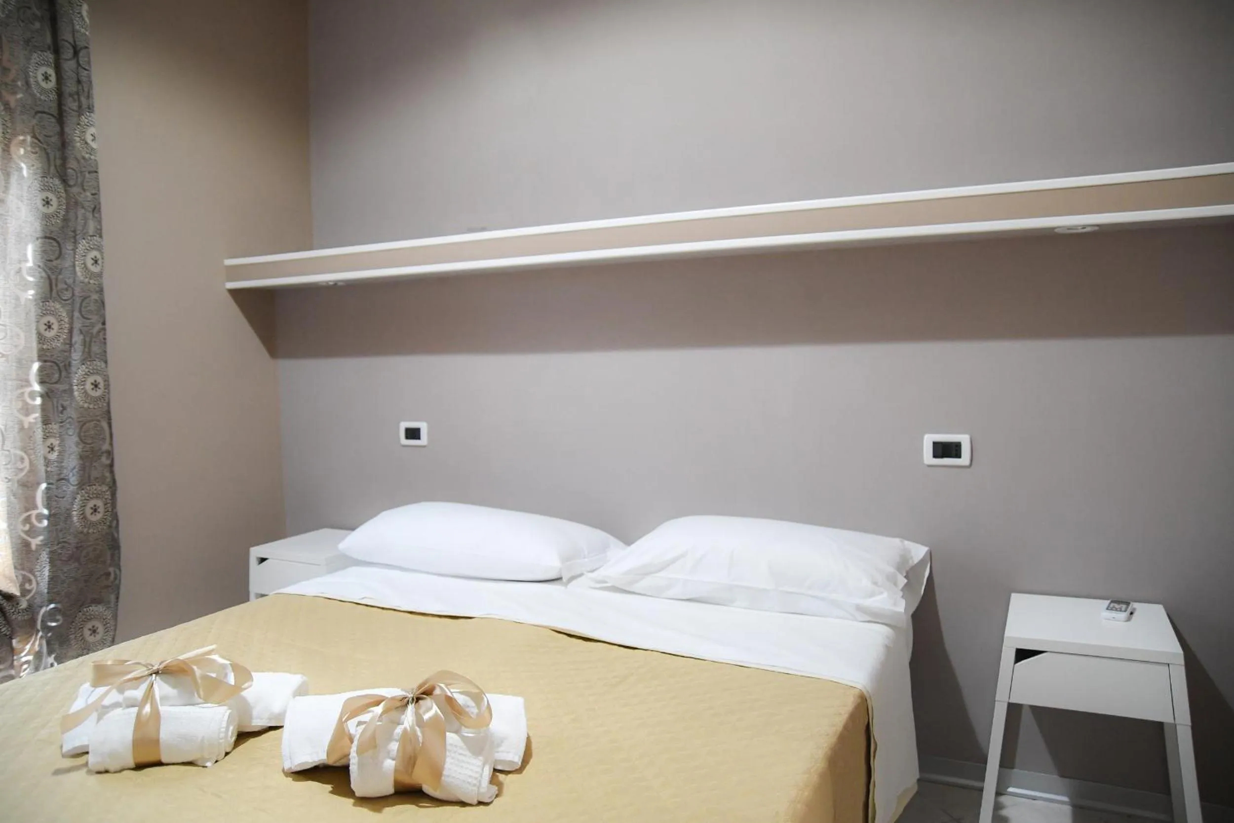 Photo of the whole room, Bed in B&B Lamezia Airport
