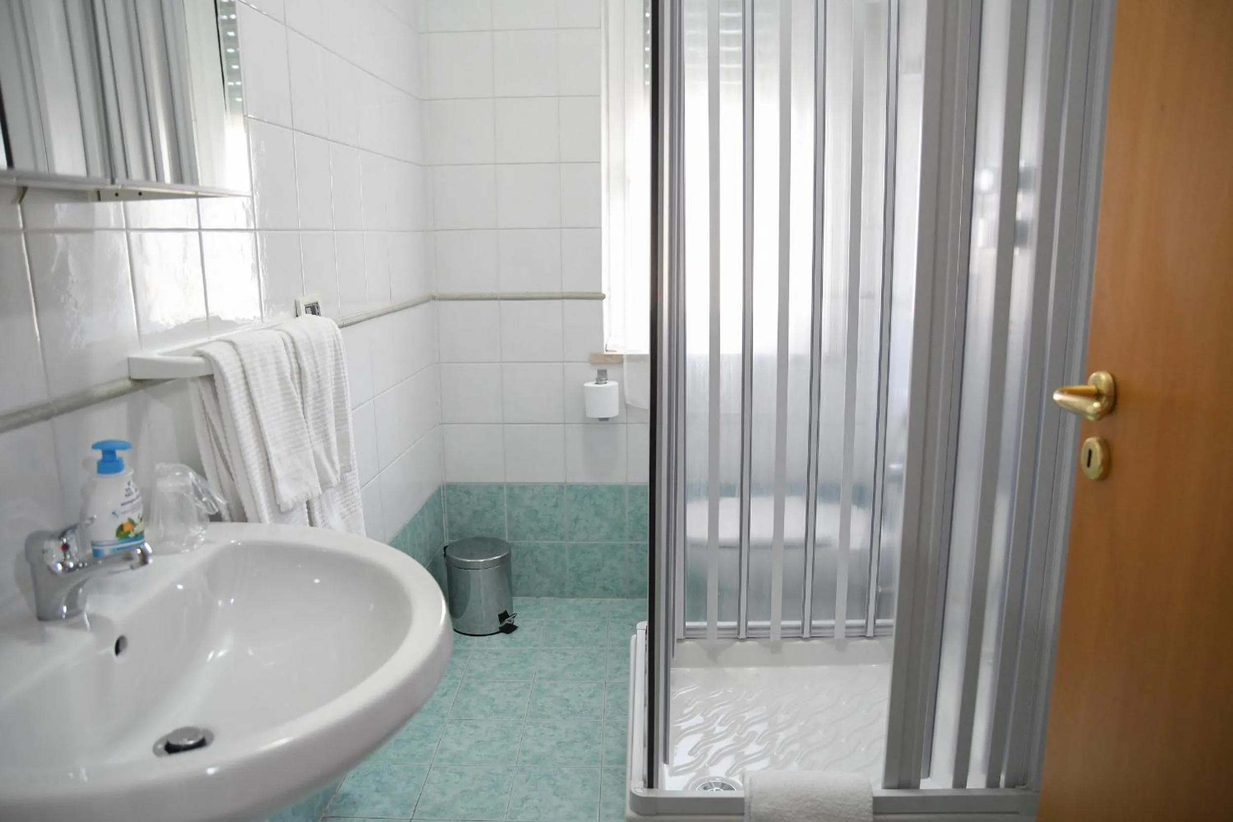 Shower in B&B Lamezia Airport