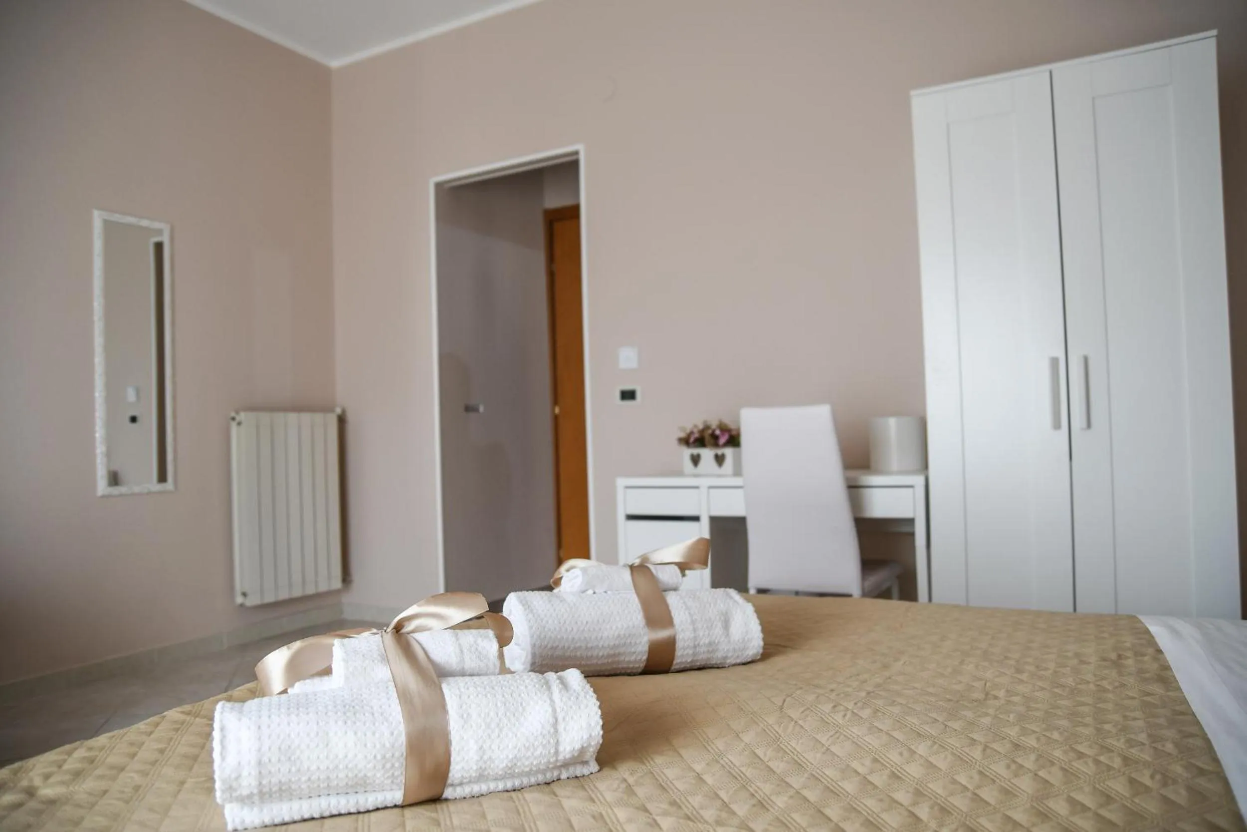 Photo of the whole room, Bed in B&B Lamezia Airport