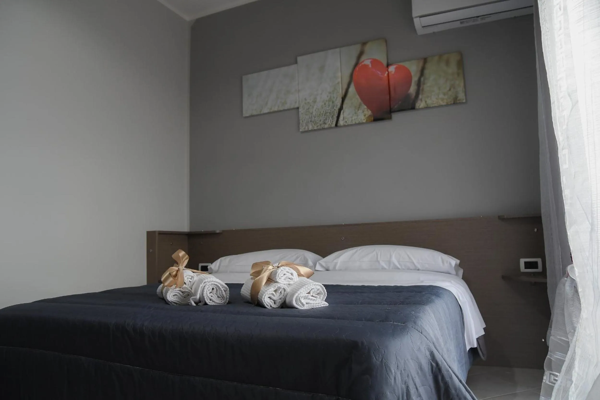 Photo of the whole room, Bed in B&B Lamezia Airport