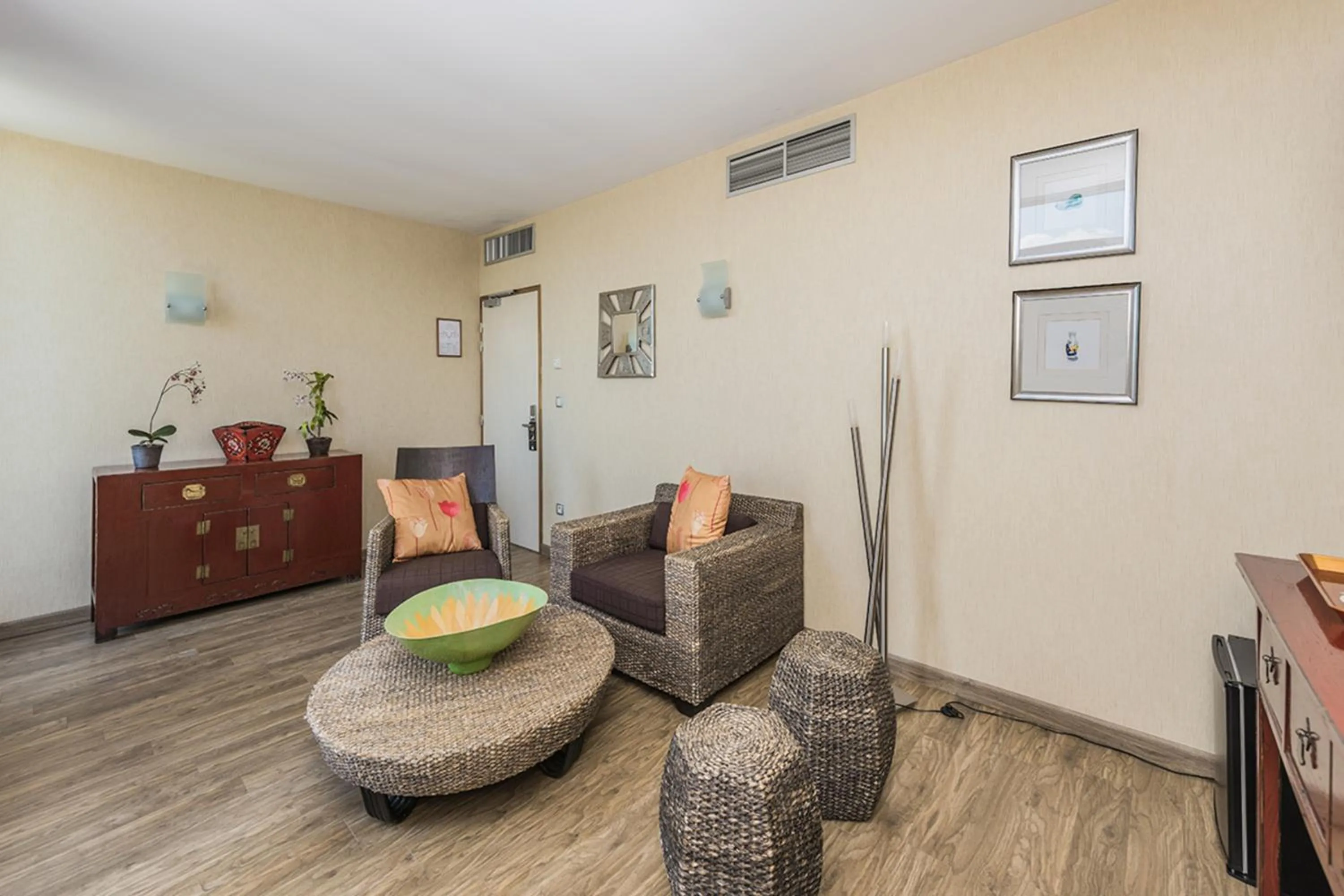 Living room in Hostellerie Saint Vincent Beauvais Aeroport