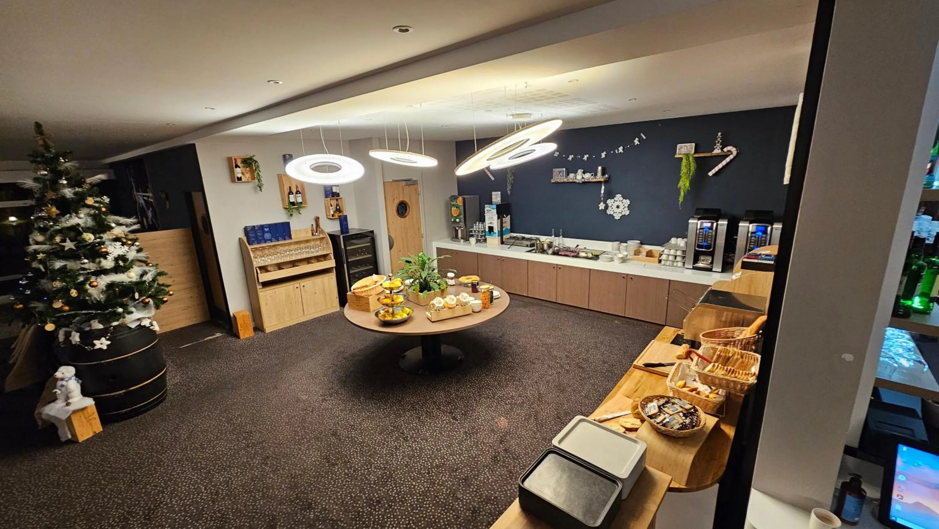 Hostellerie Saint Vincent Beauvais Aeroport