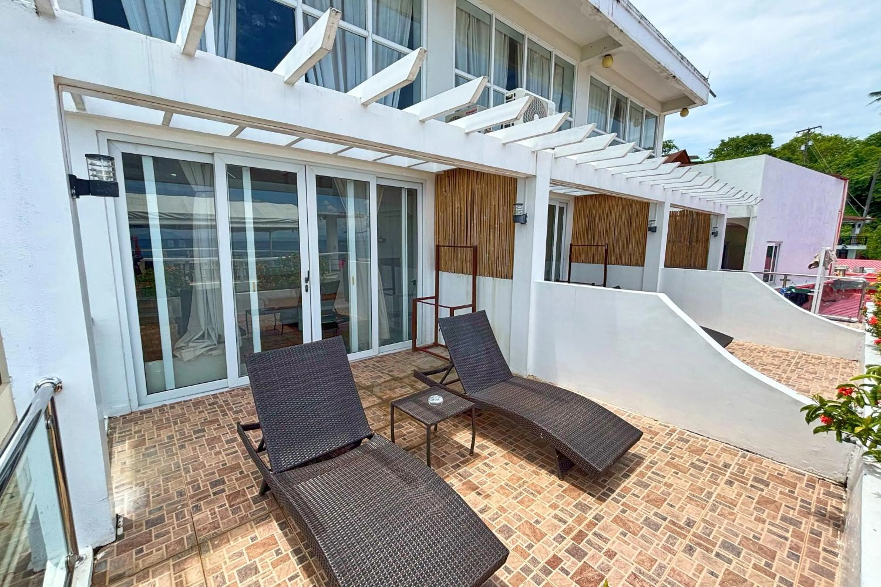 Arkipelago Divers and Beach Resort