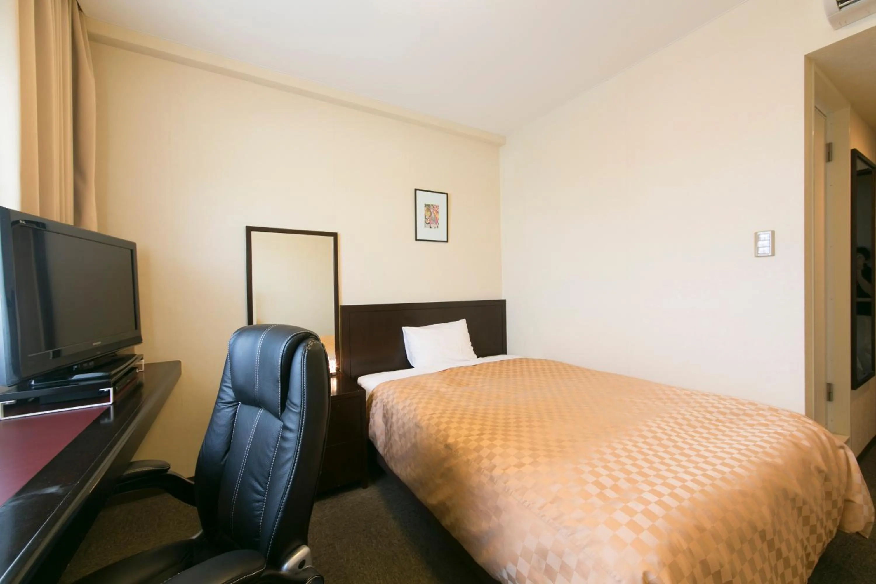 Photo of the whole room, Bed in Hotel nanvan Yaizu