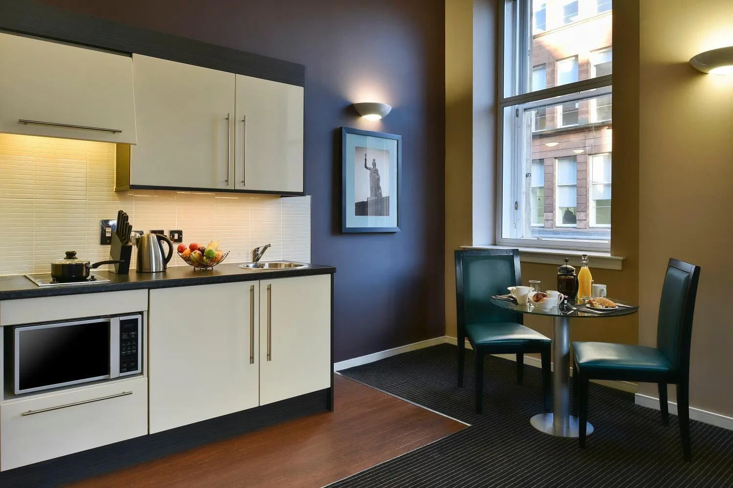 Kitchen or kitchenette in Fraser Suites Glasgow