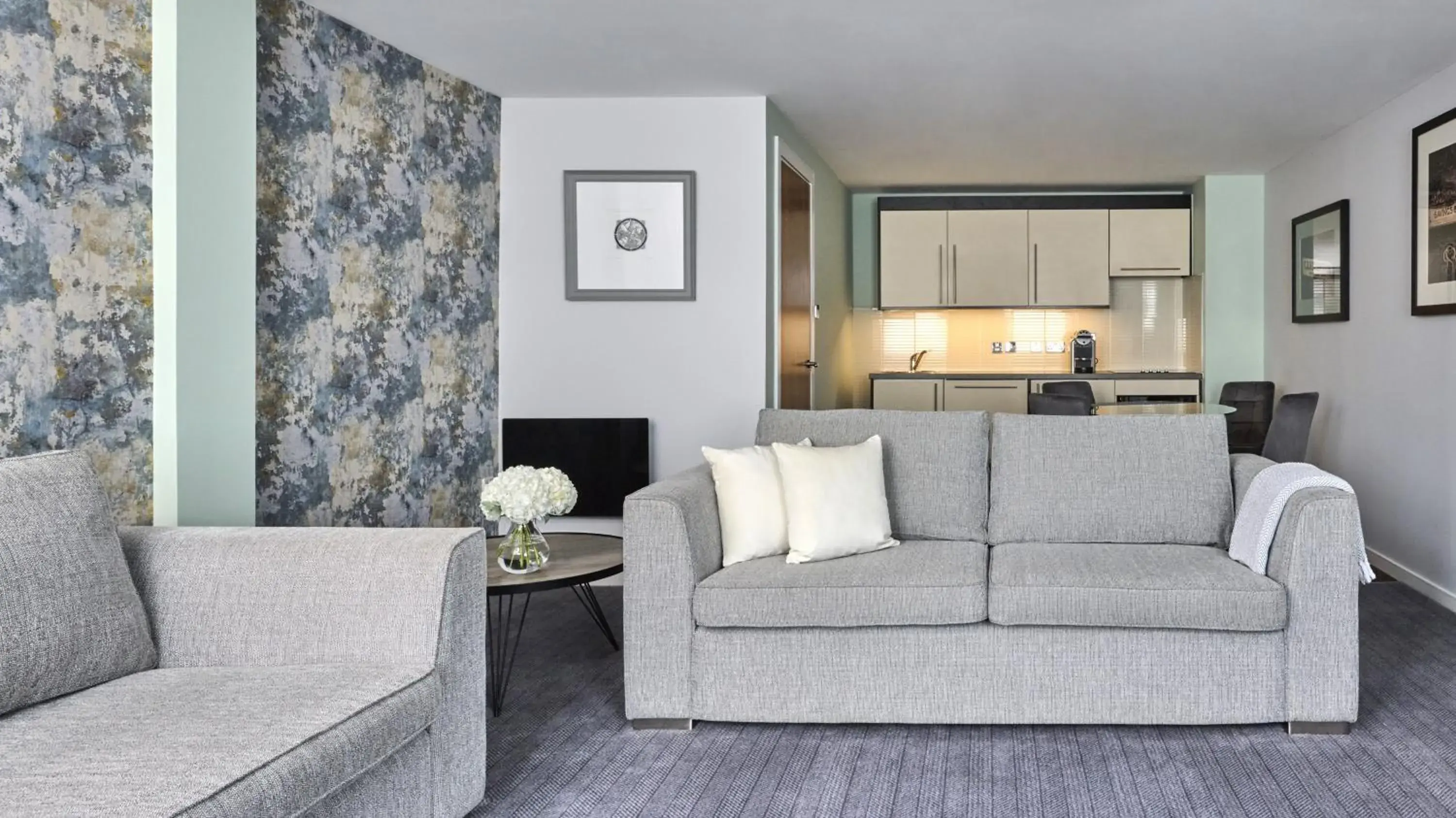 One-Bedroom Executive in Fraser Suites Glasgow One-Bedroom Executive in Fraser Suites Glasgow