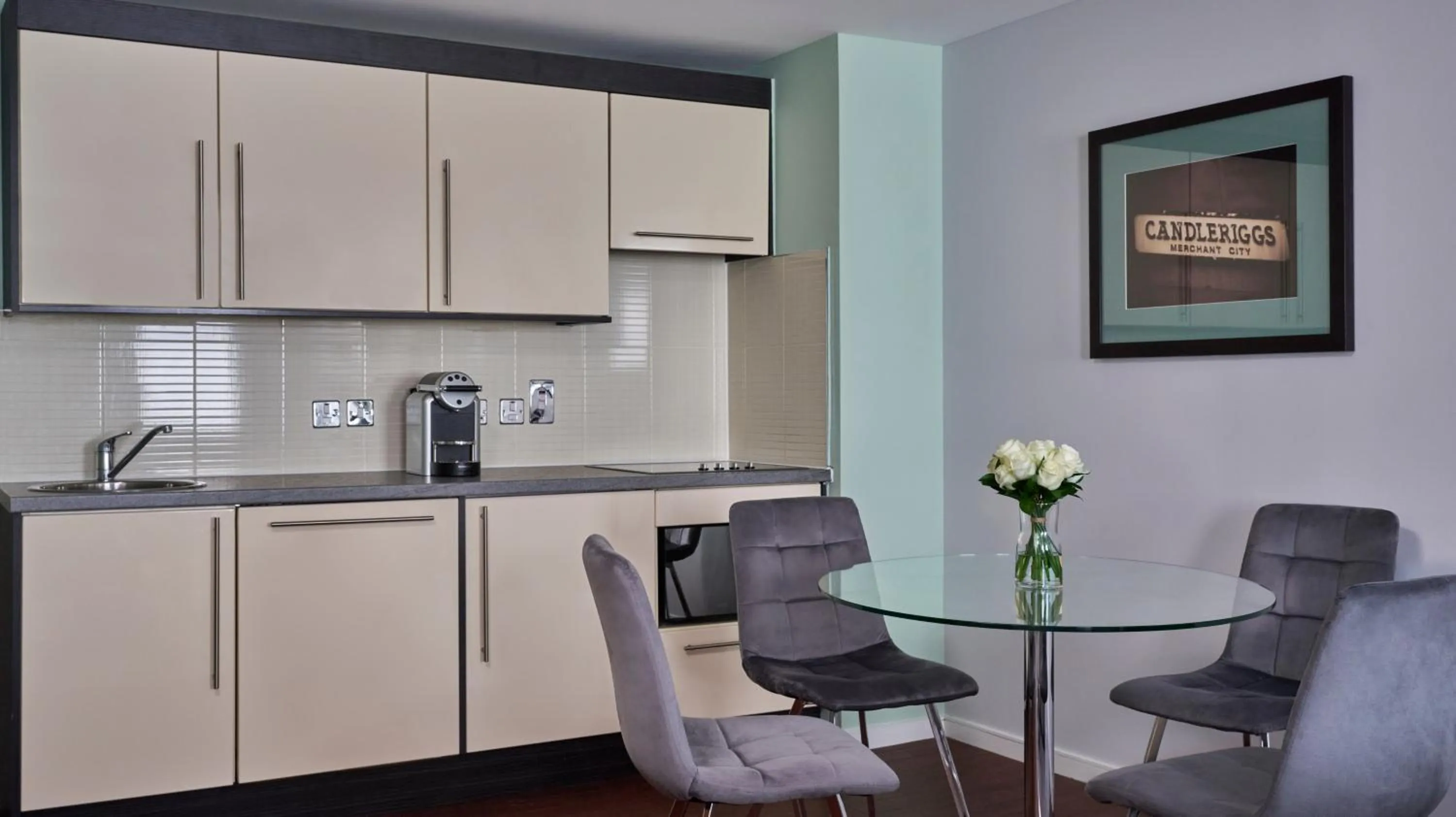 Kitchen or kitchenette in Fraser Suites Glasgow