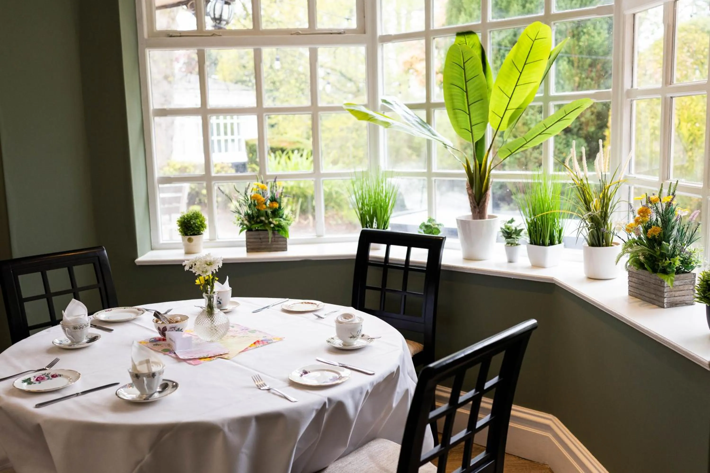 Restaurant/places to eat in Mere Court Hotel