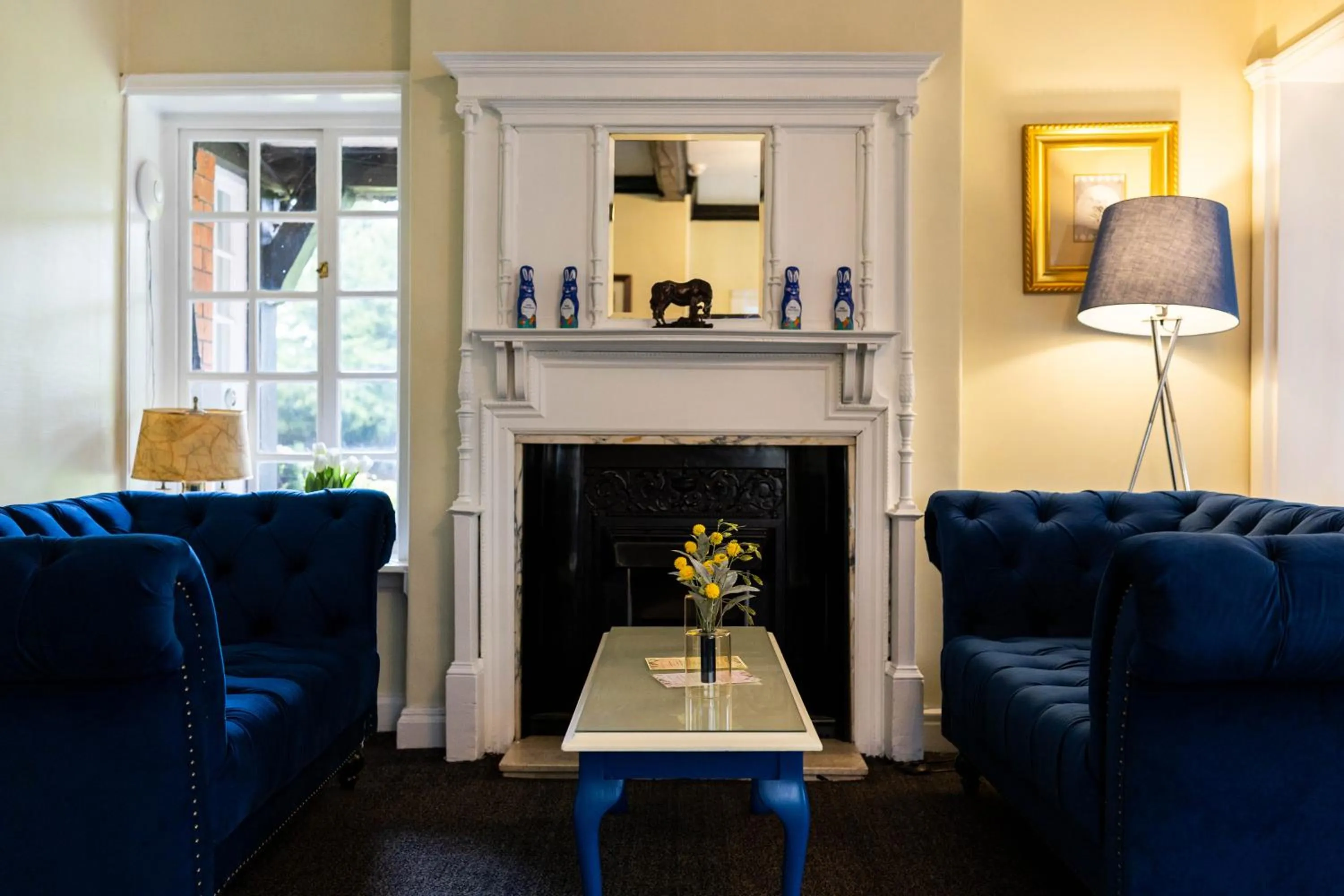 Lounge or bar in Mere Court Hotel