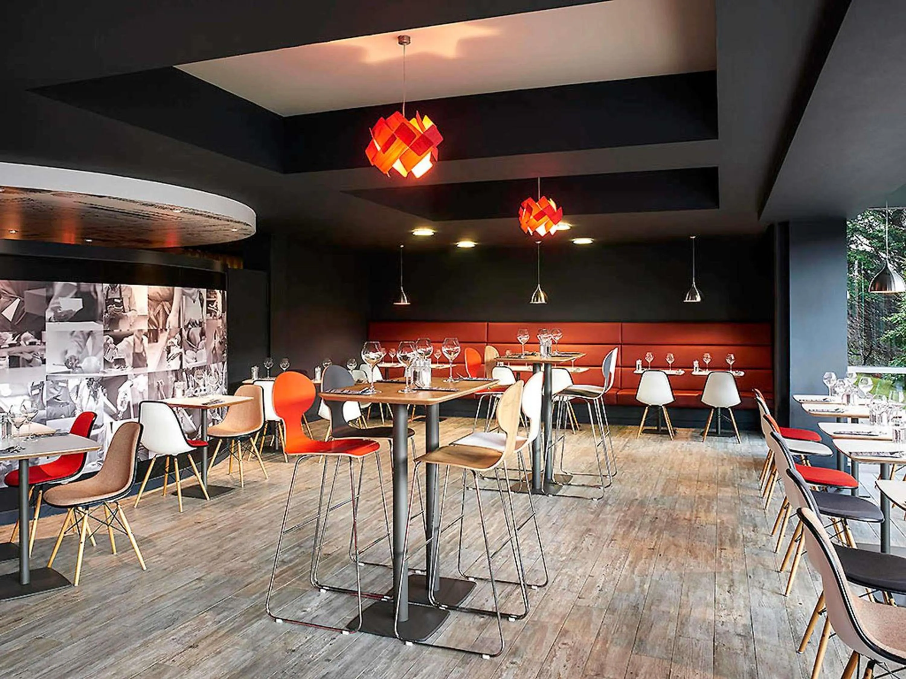 Restaurant/places to eat in ibis Swansea