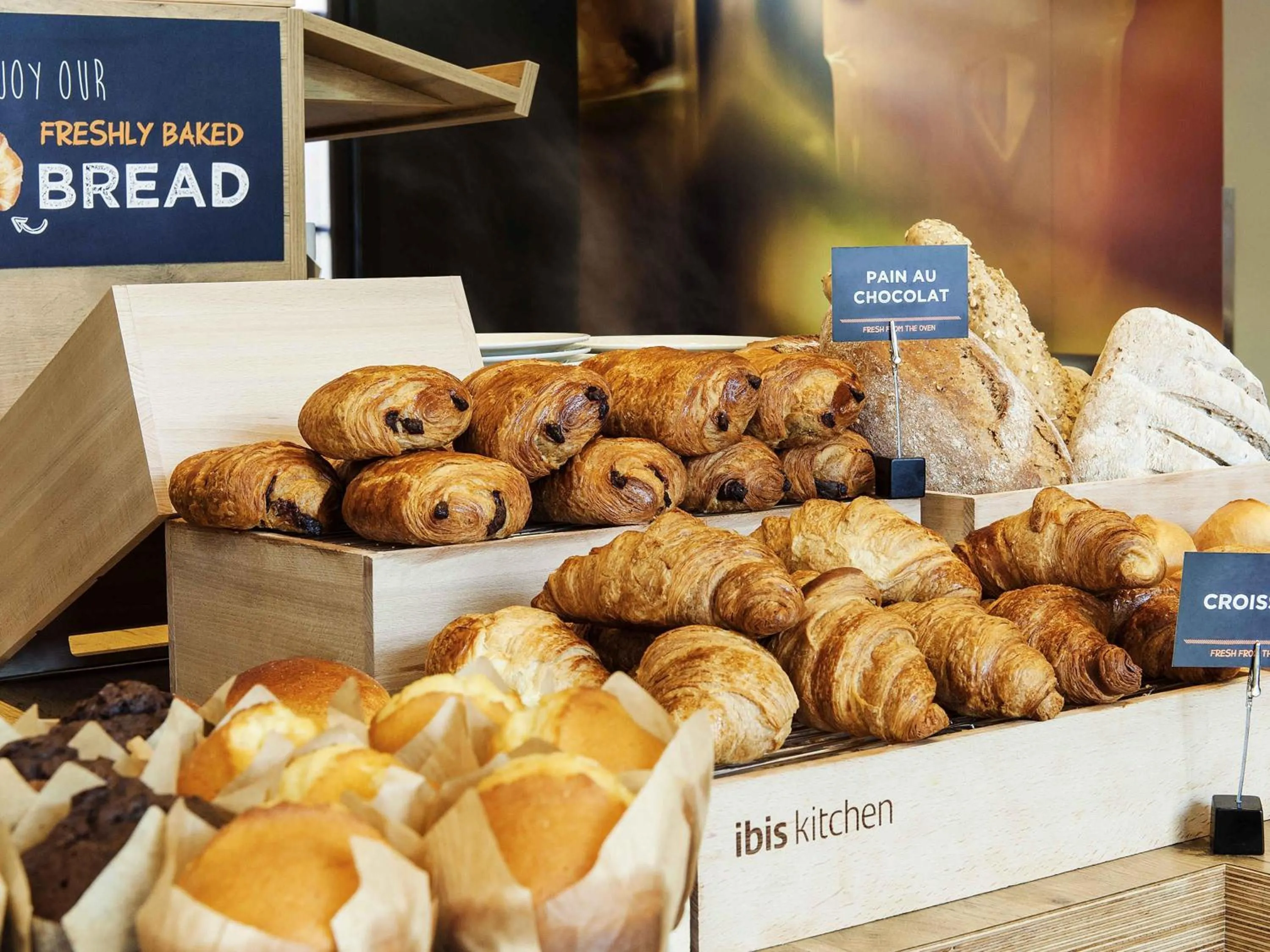 Restaurant/places to eat in ibis Swansea