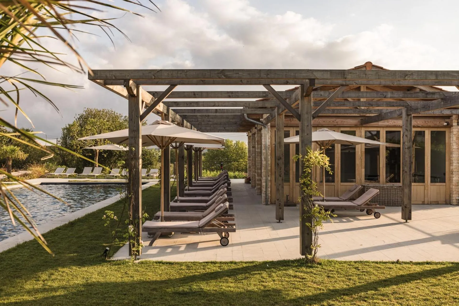 Day in Hôtel INDARRA & SPA - Piscine