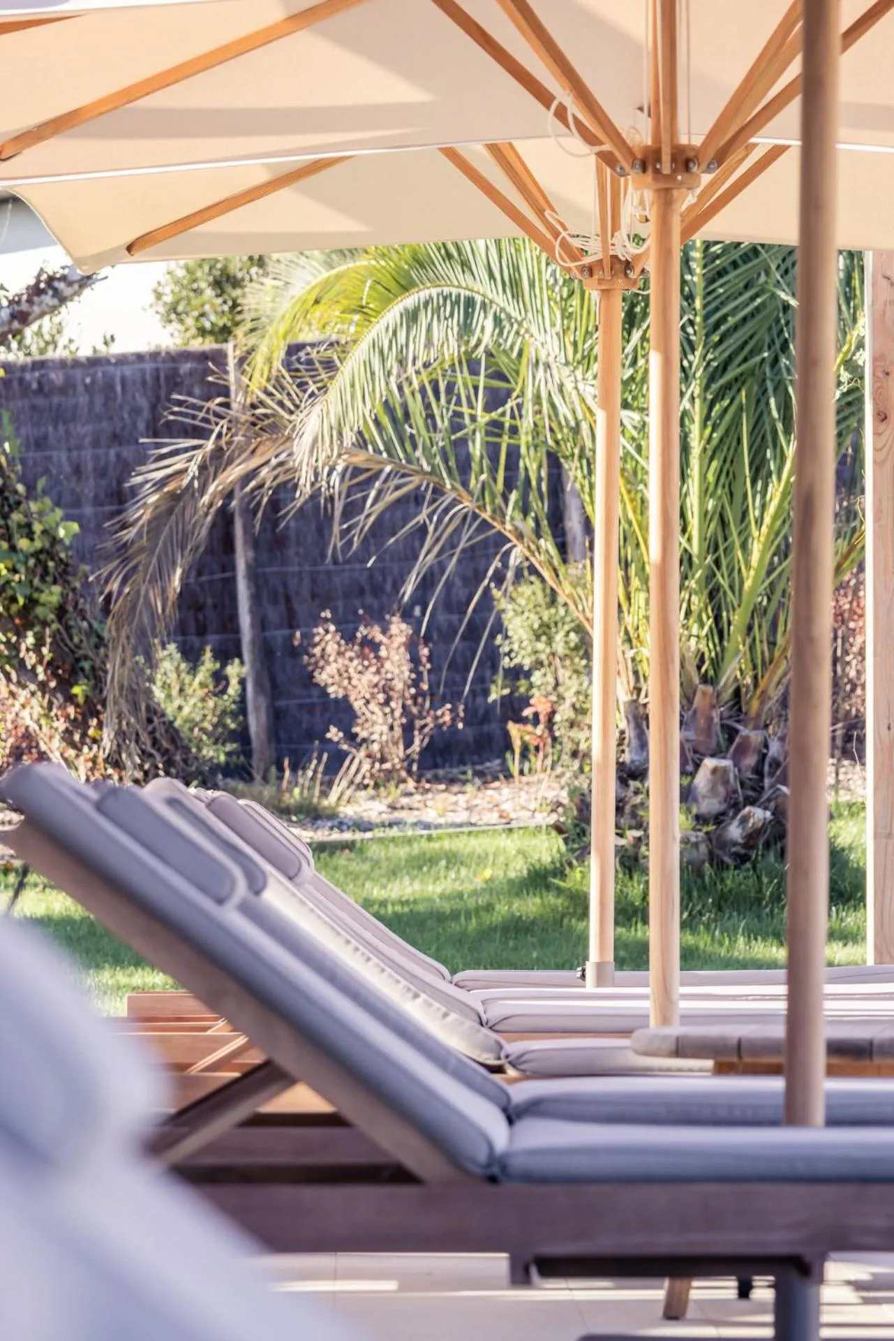 Swimming pool in Hôtel INDARRA & SPA - Piscine