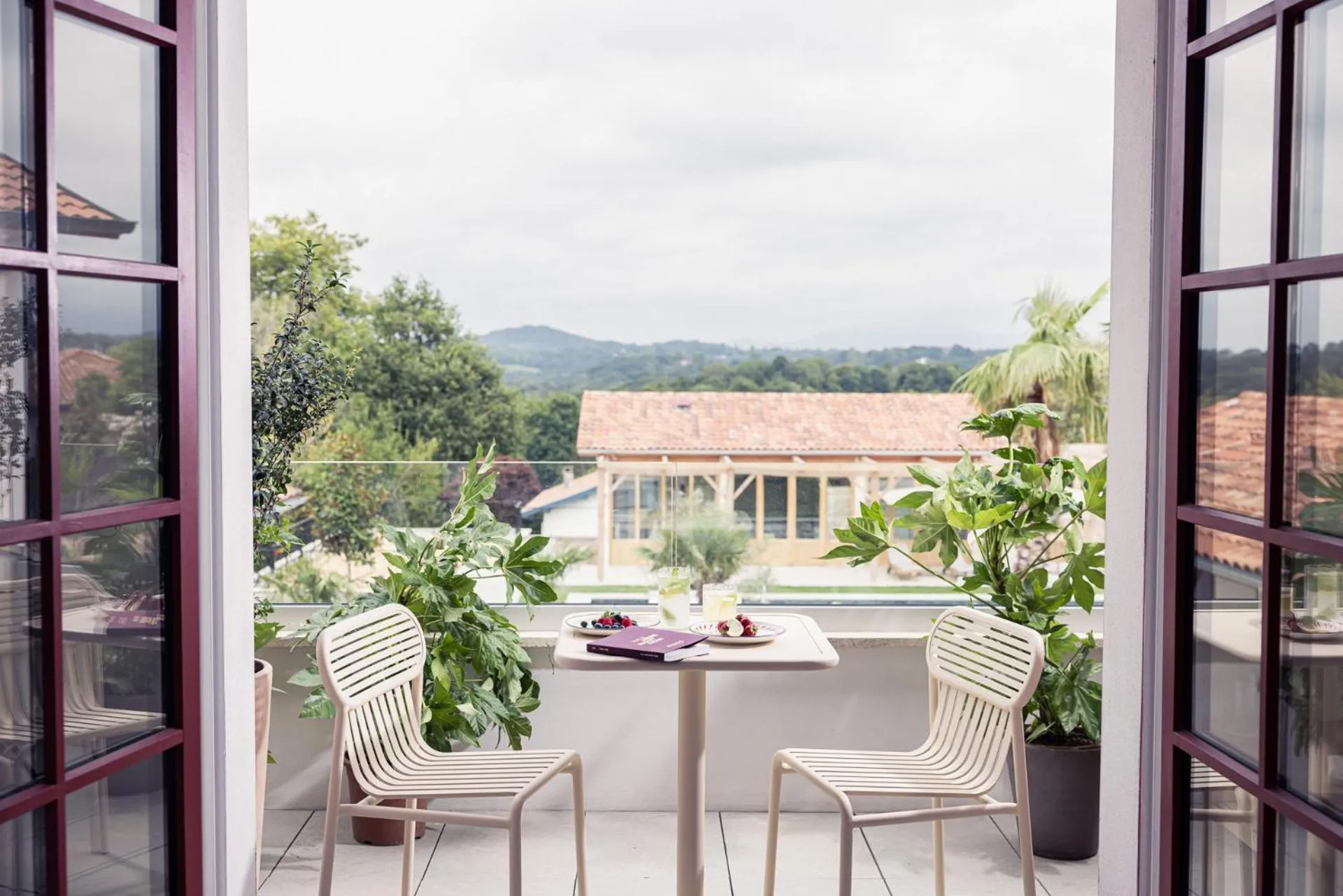 View (from property/room) in Hôtel INDARRA & SPA - Piscine