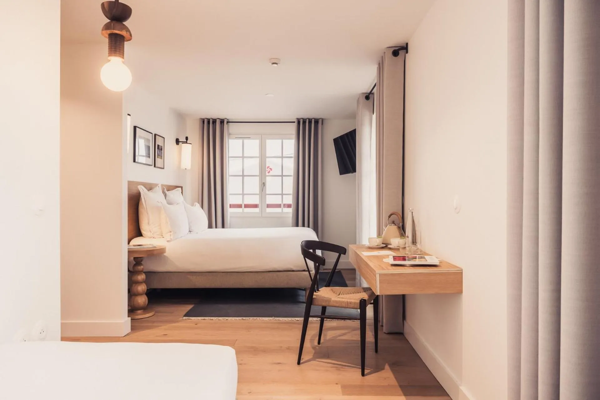 Photo of the whole room, Bed in Hôtel INDARRA & SPA - Piscine