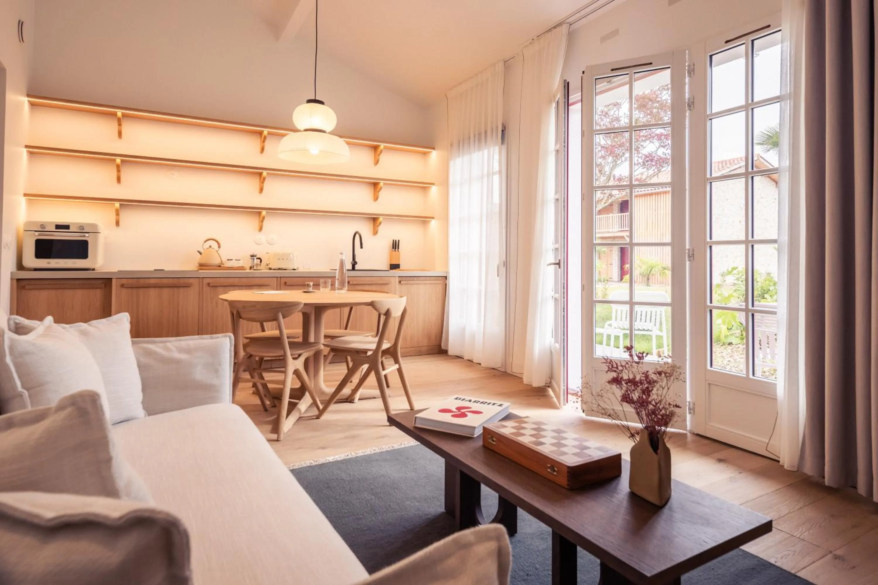 kitchen in Hôtel INDARRA & SPA - Piscine