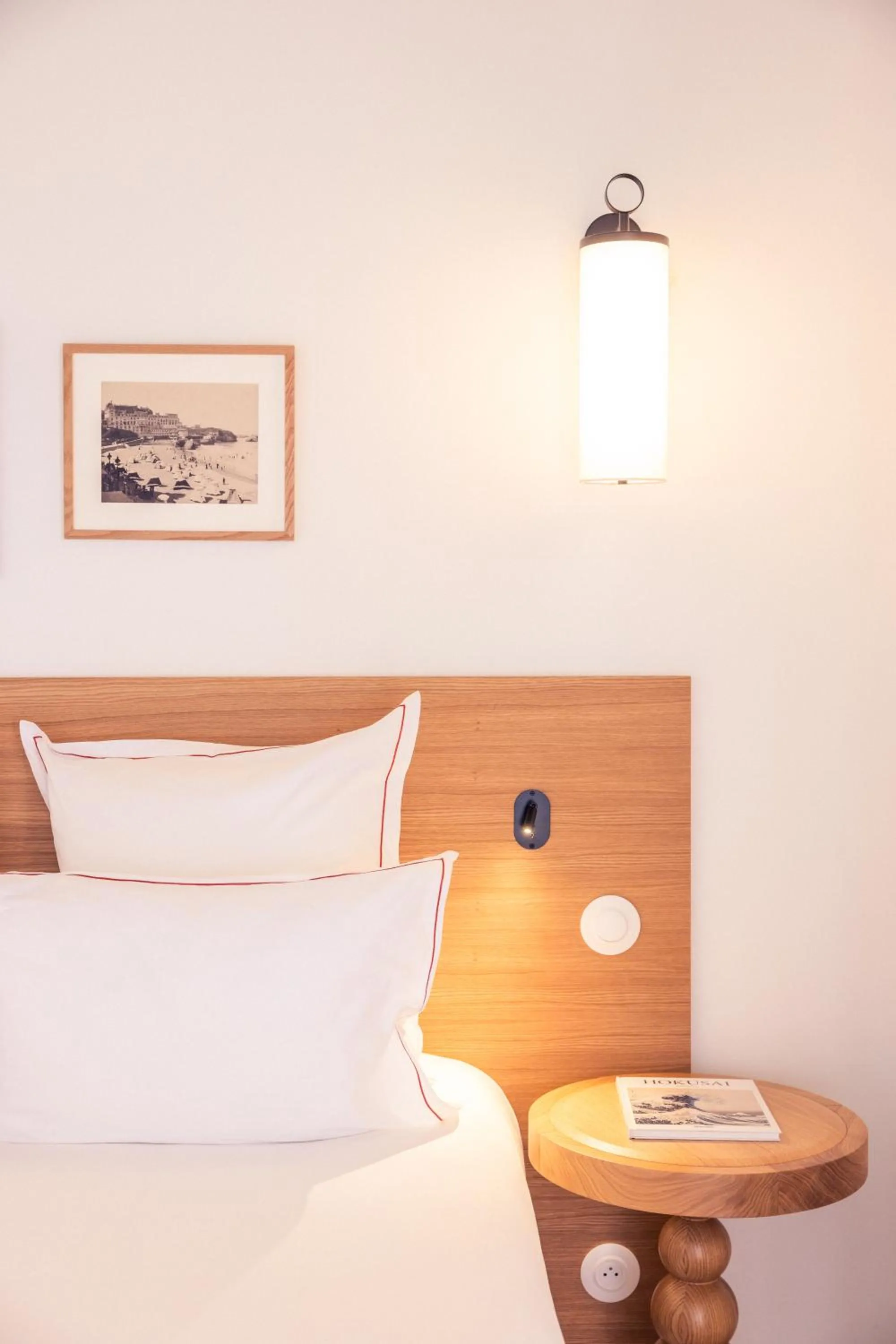 Bed in Hôtel INDARRA & SPA - Piscine