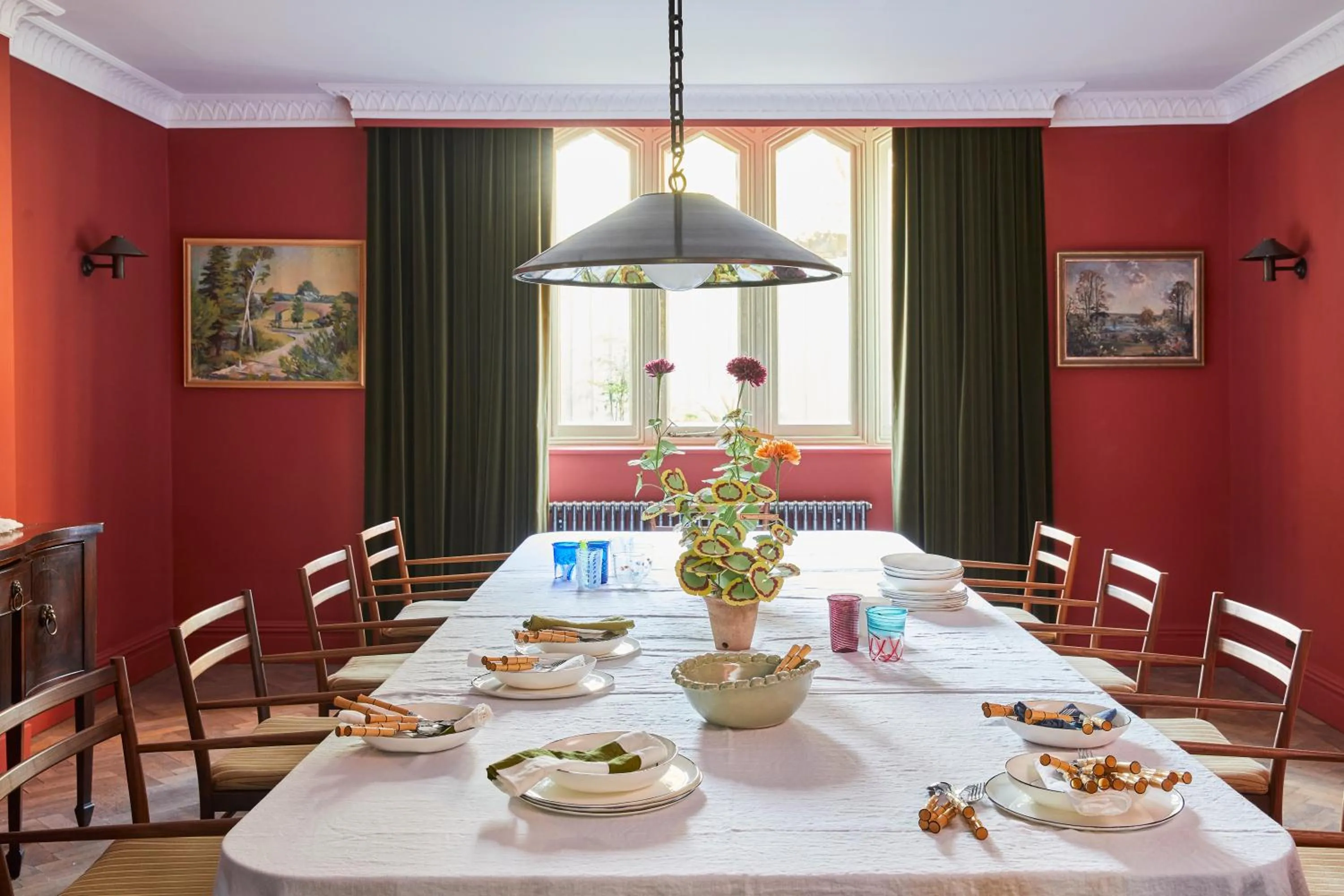 Dining area in Oakley Court