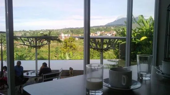 Restaurant/places to eat in Moscato Hotel