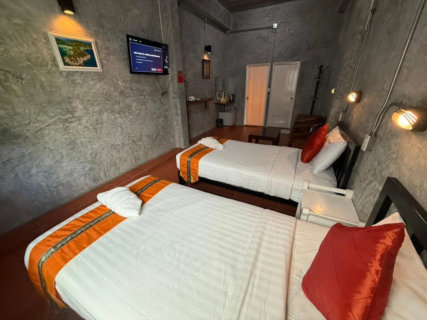 Bed in White Jail at Koh Tao Hostel