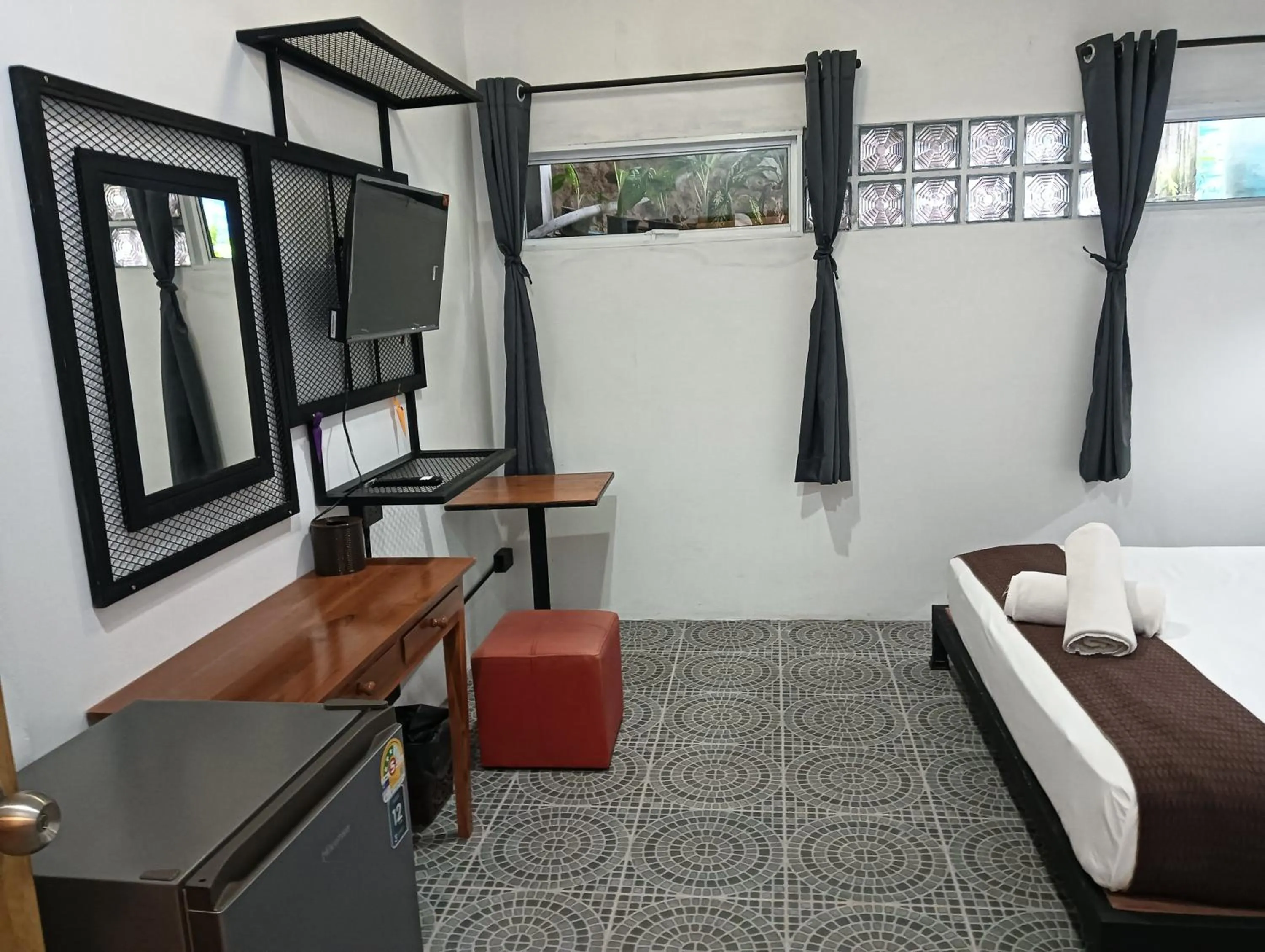 Bed in White Jail at Koh Tao Hostel