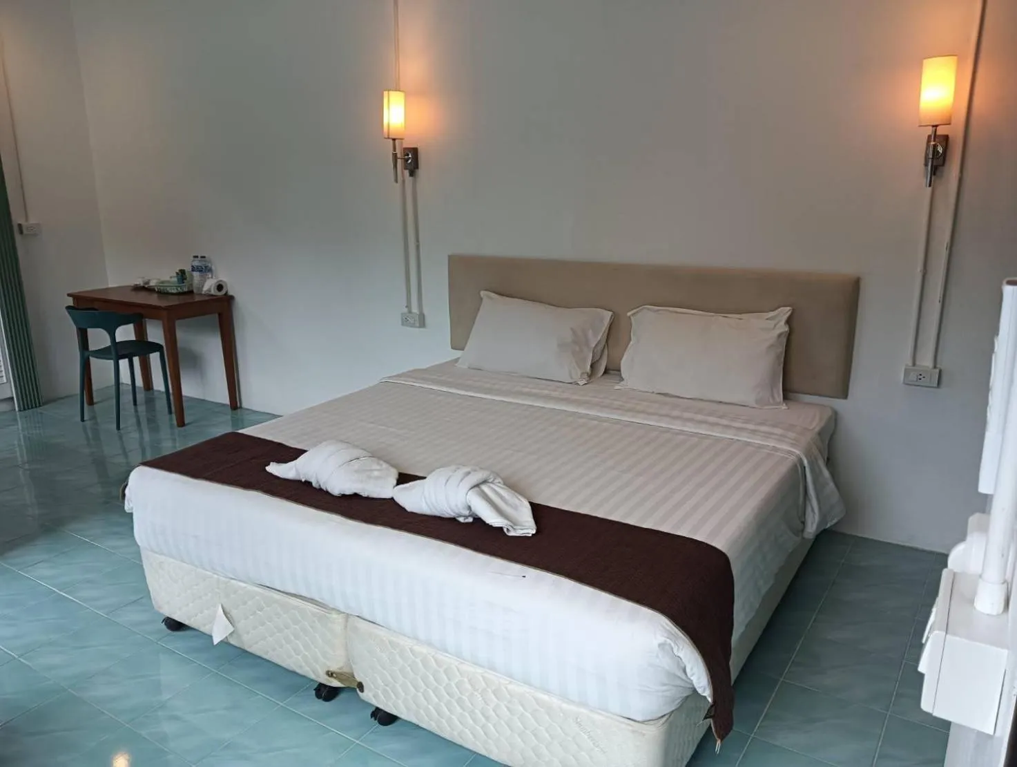 Bed in White Jail at Koh Tao Hostel