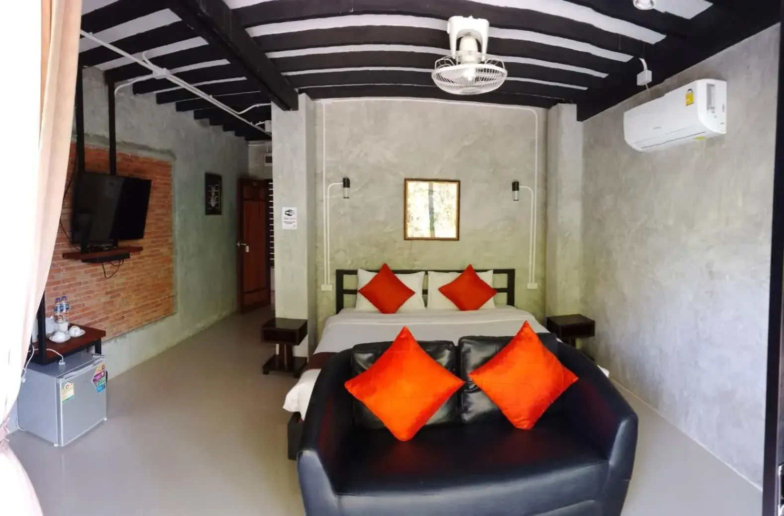 King Room with Garden View - single occupancy in White Jail at Koh Tao Hostel King Room with Garden View - single occupancy in White Jail at Koh Tao Hostel