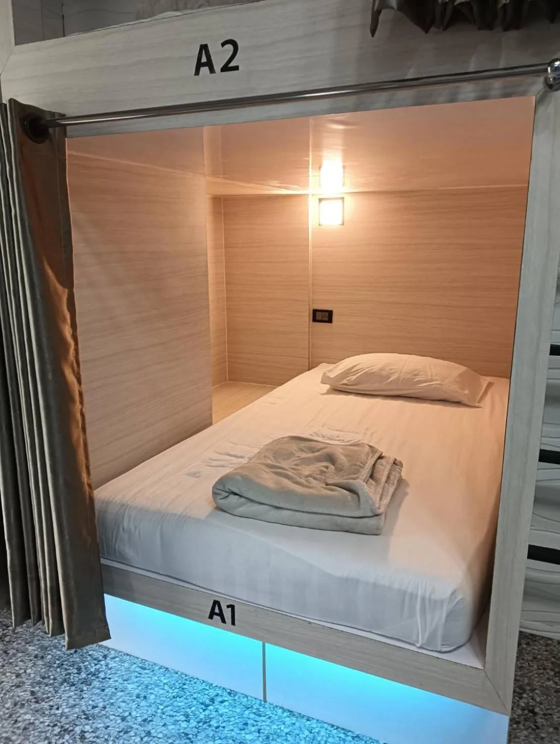 Bed in White Jail at Koh Tao Hostel