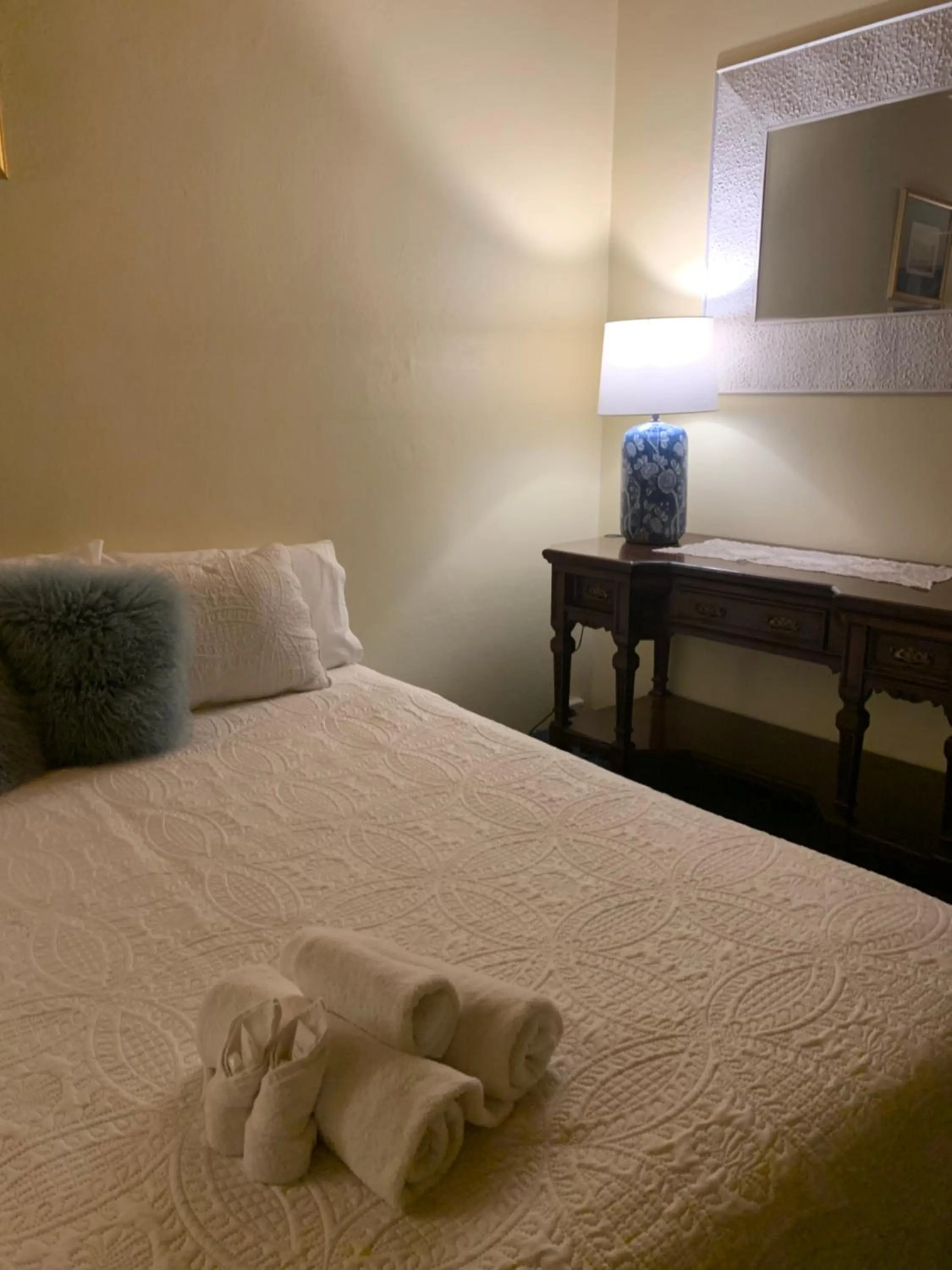 Bedroom, Bed in Temora Motel - UNDER NEW MANAGEMENT