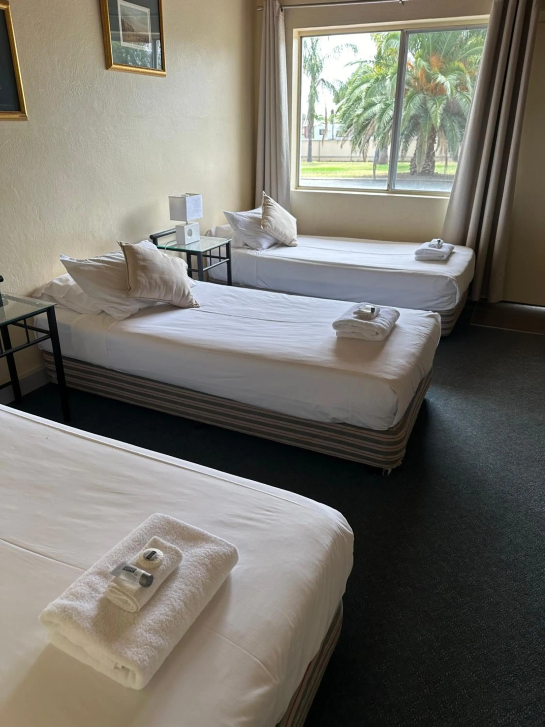 Bed in Temora Motel - UNDER NEW MANAGEMENT