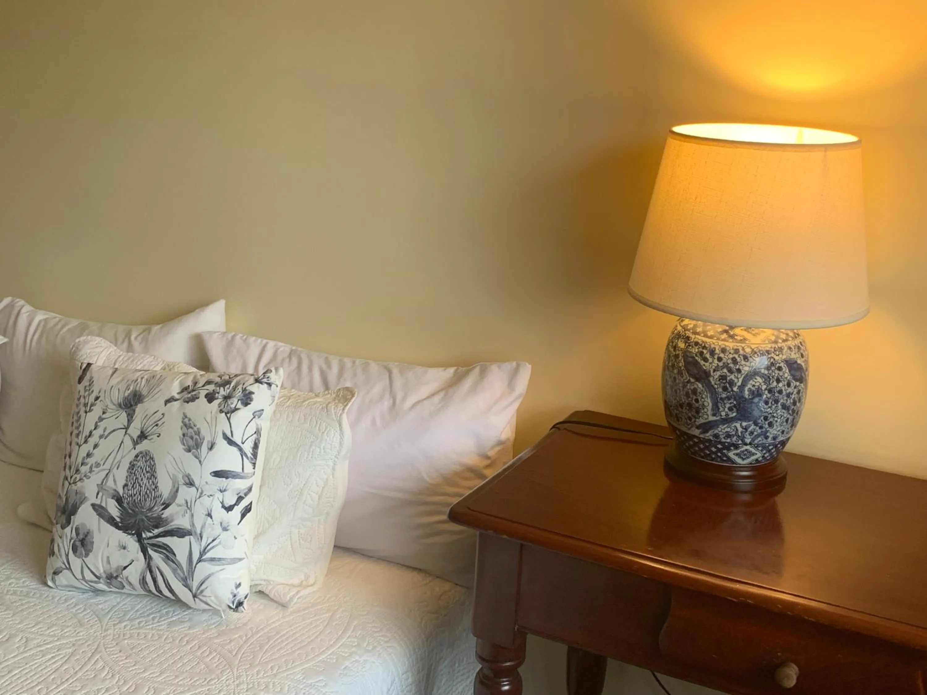 Bed in Temora Motel - UNDER NEW MANAGEMENT