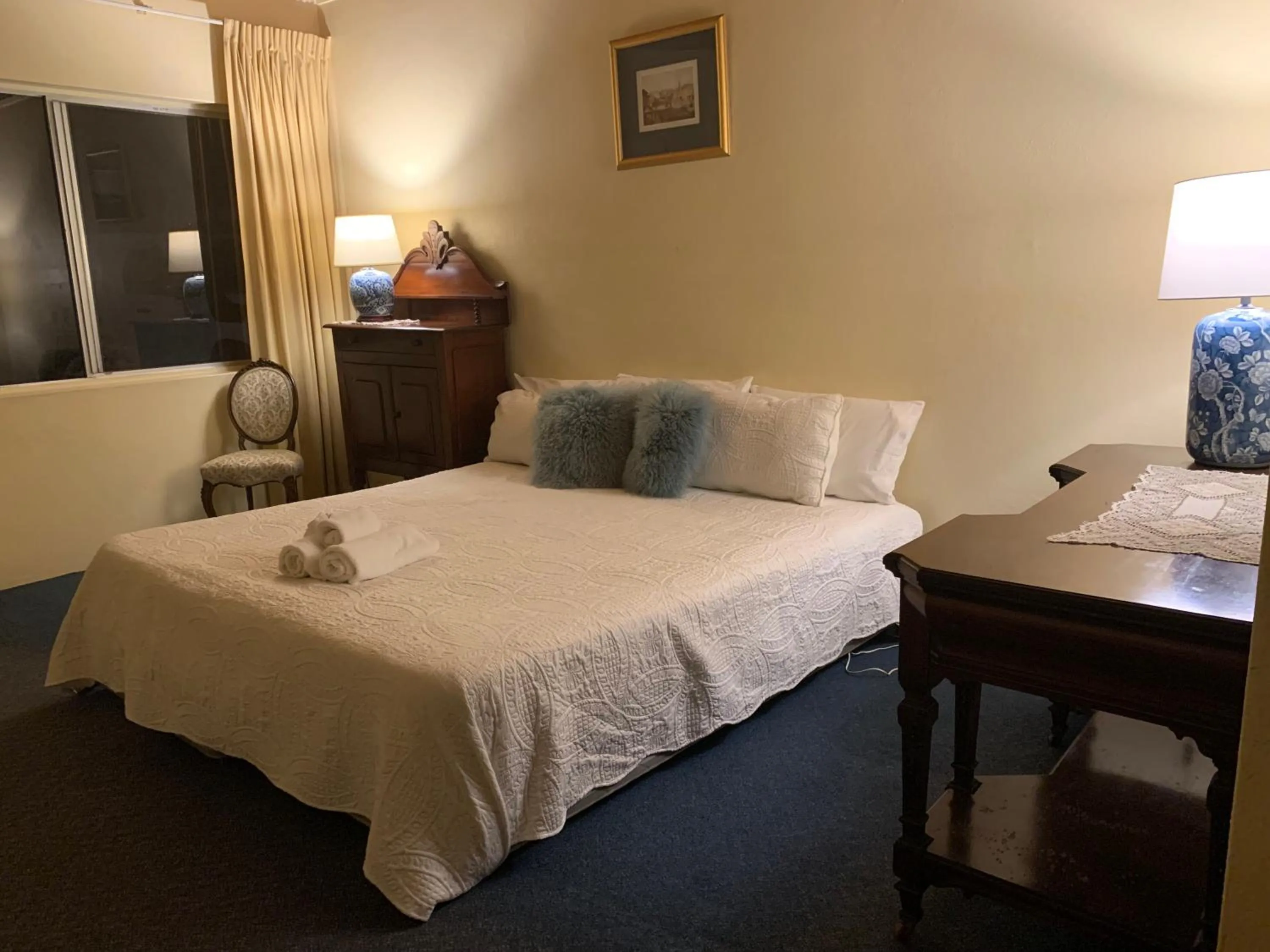 Photo of the whole room, Bed in Temora Motel - UNDER NEW MANAGEMENT