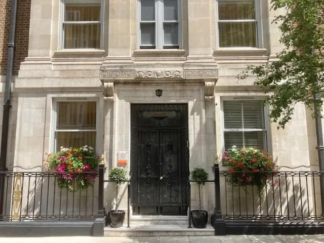 Facade/entrance in Astor Court Hotel