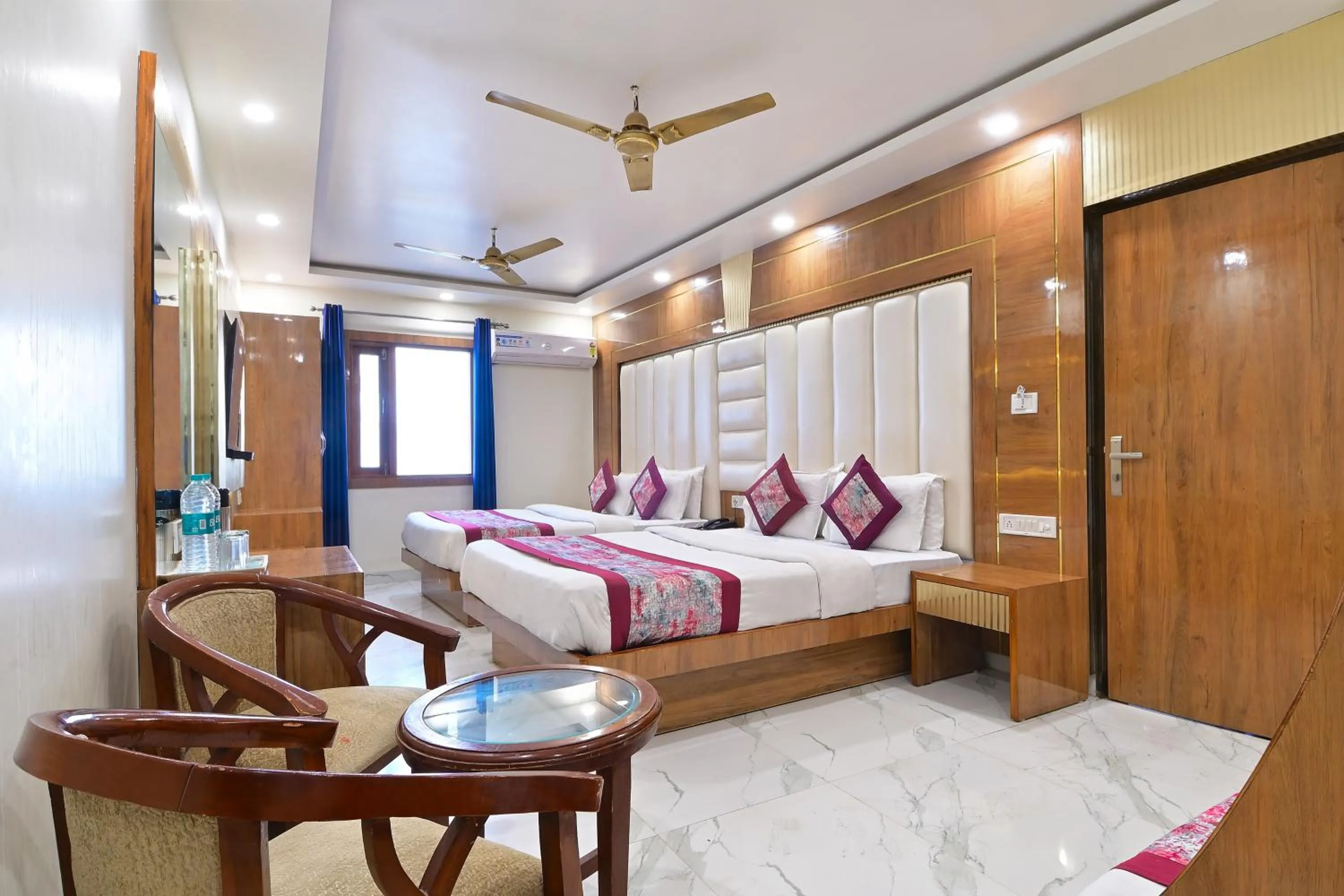 Bedroom, Bed in Hotel Glow Inn Paharganj-3 Mins Walk From New Delhi Railway Station