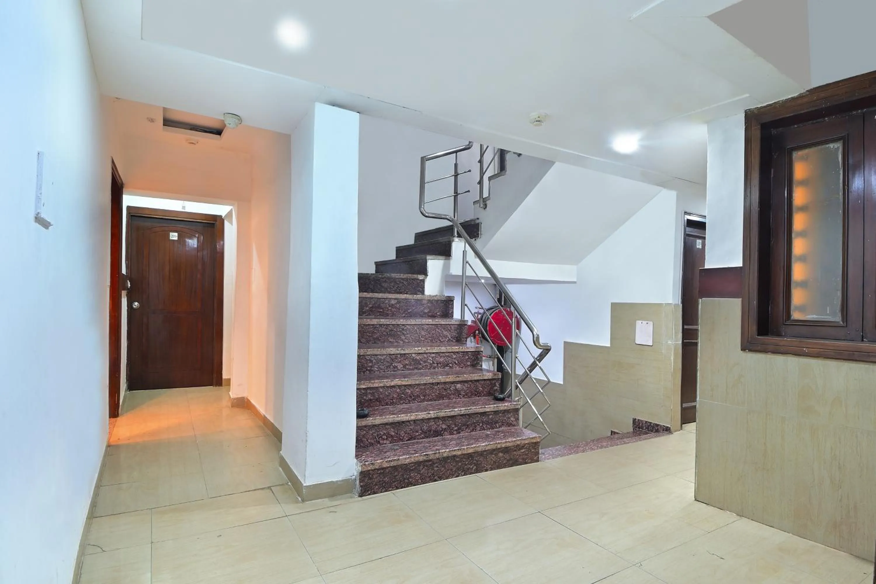 Lobby or reception in Hotel Glow Inn Paharganj-3 Mins Walk From New Delhi Railway Station
