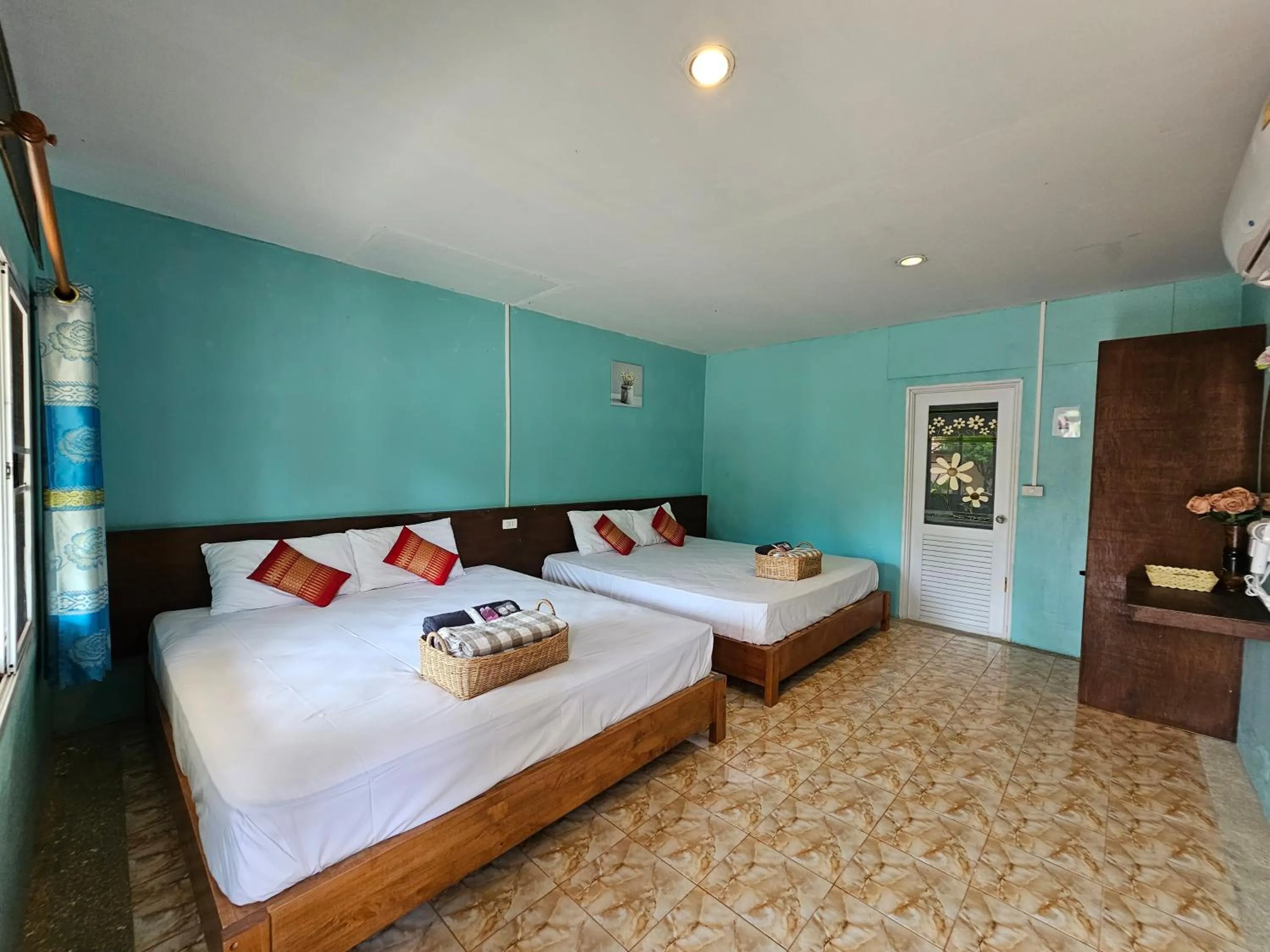 Bed in Koh Ngai Kaimuk Thong Resort