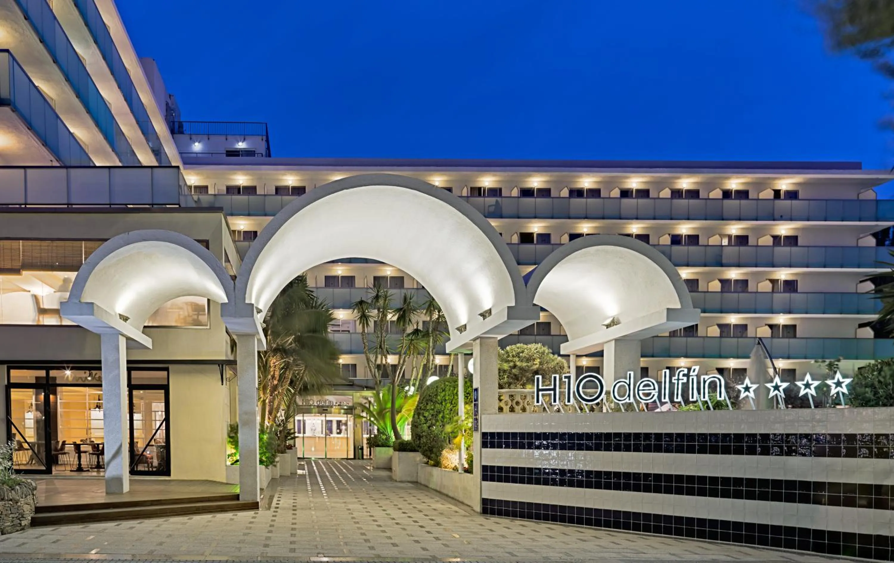 Facade/entrance in H10 Delfín - Adults Only