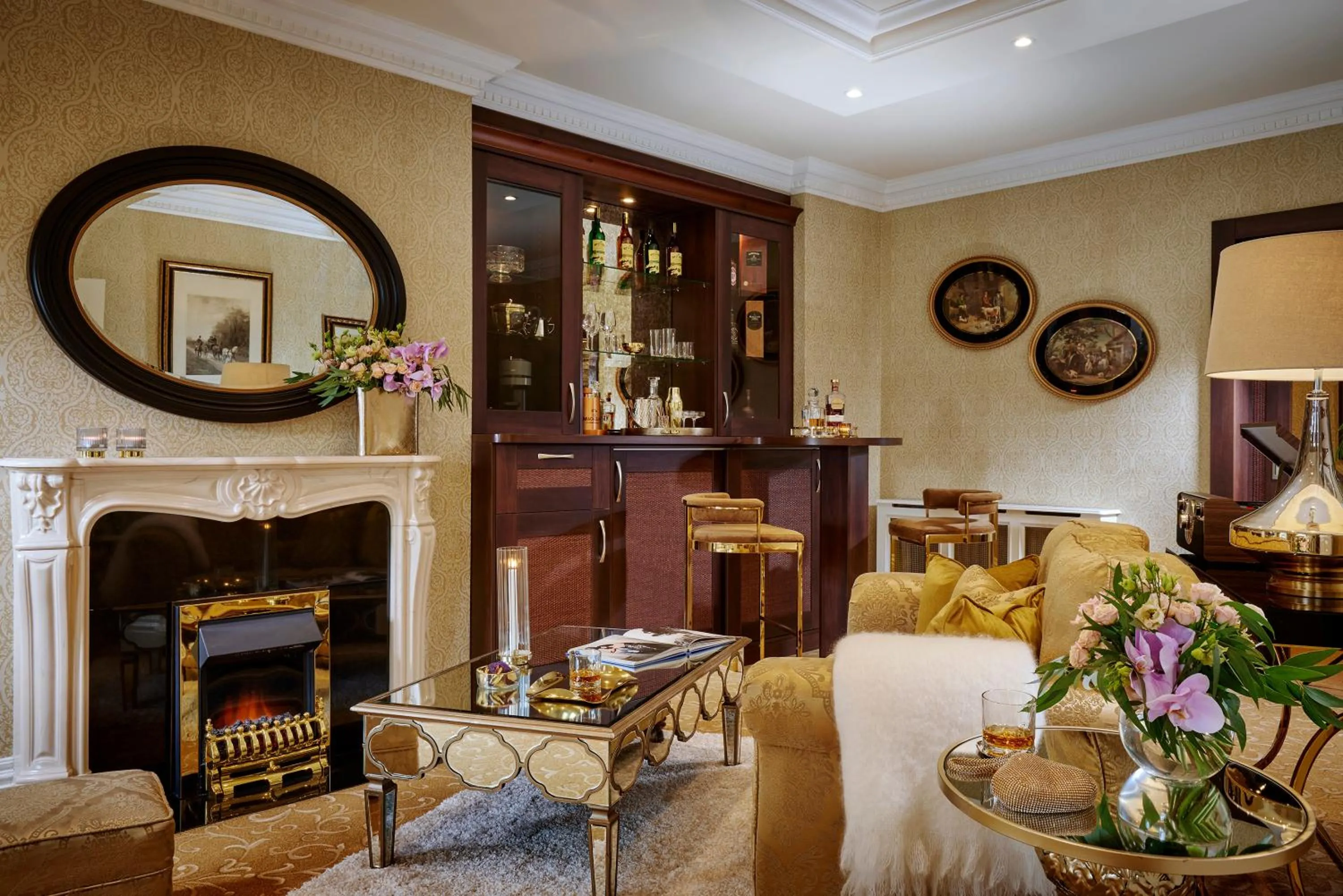 Living room in Hayfield Manor