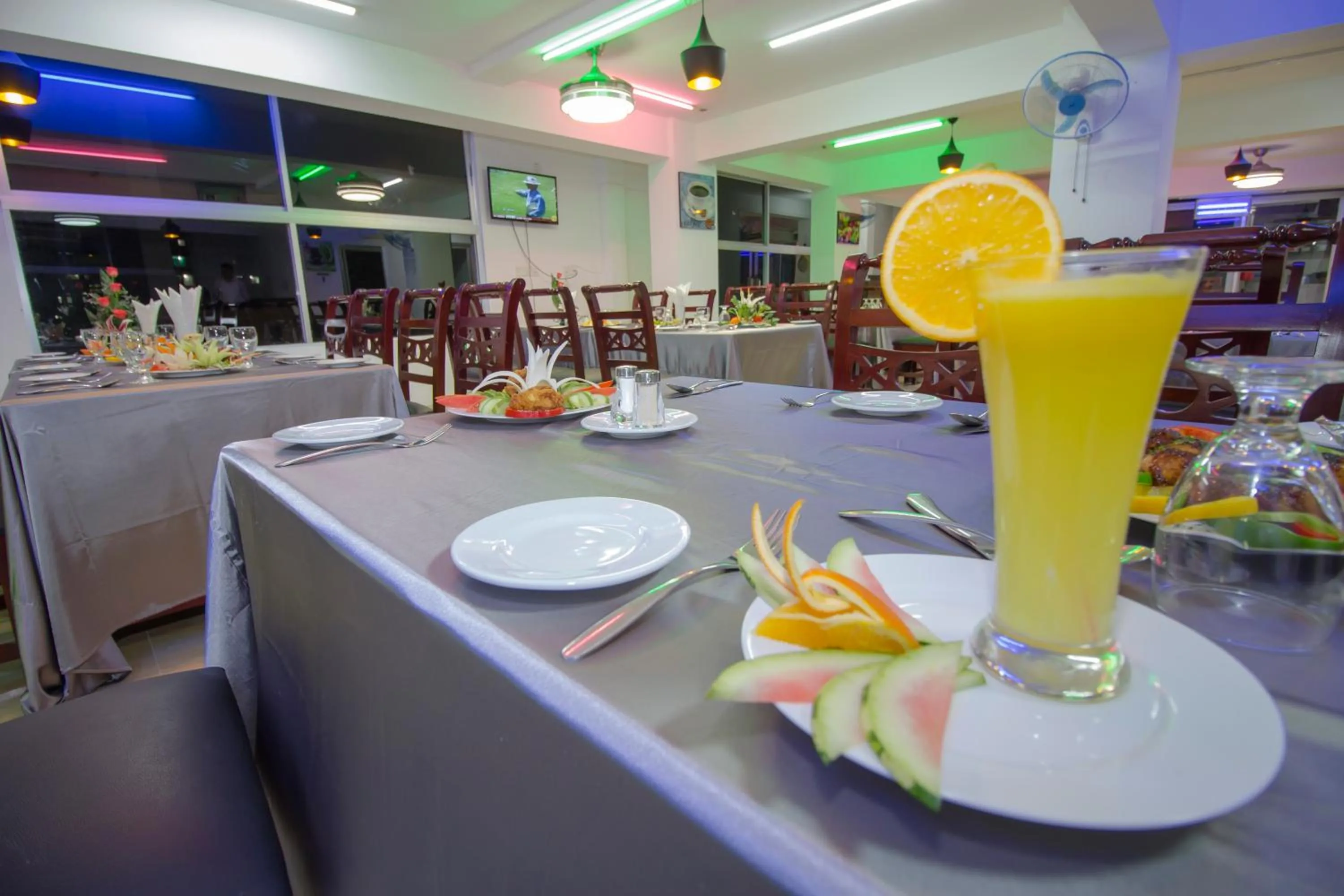 Food and drinks in Hotel Progati Inn Ltd.