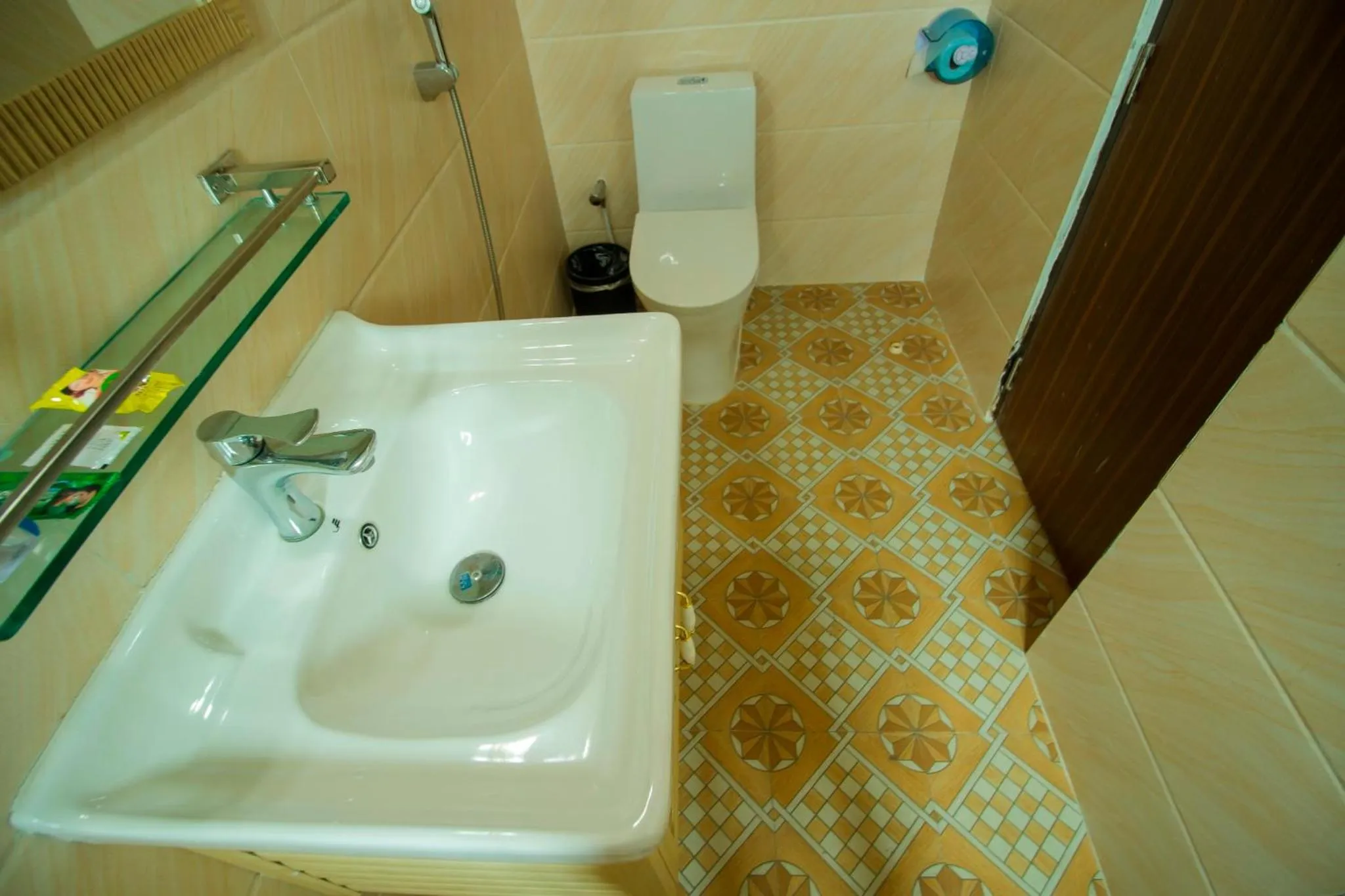 Toilet in Hotel Progati Inn Ltd.