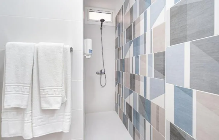 Shower in Skyview Hotel Tenerife