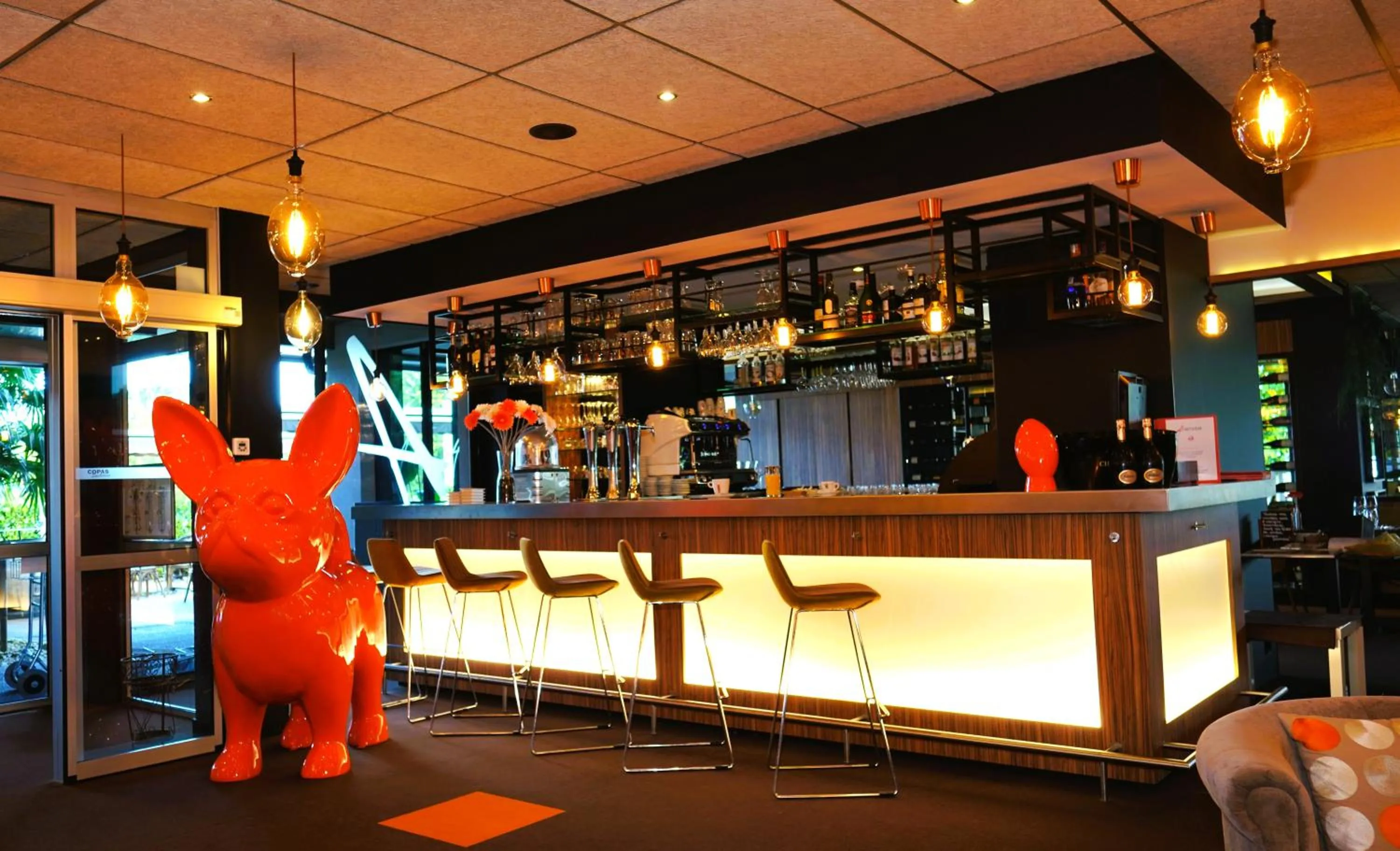 Lounge or bar in Kyriad Clermont Ferrand Nord - Riom