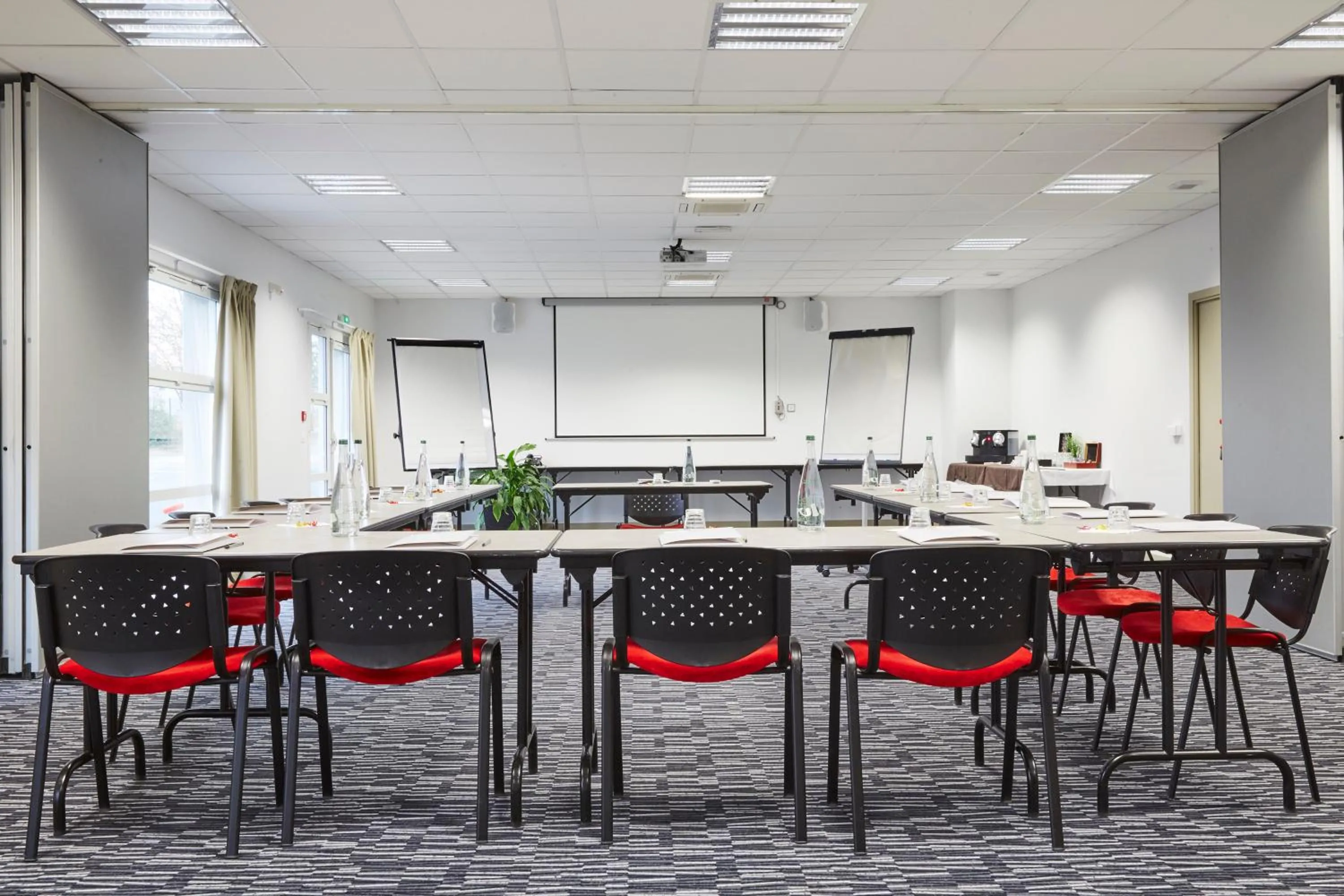 Business facilities in Kyriad Clermont Ferrand Nord - Riom