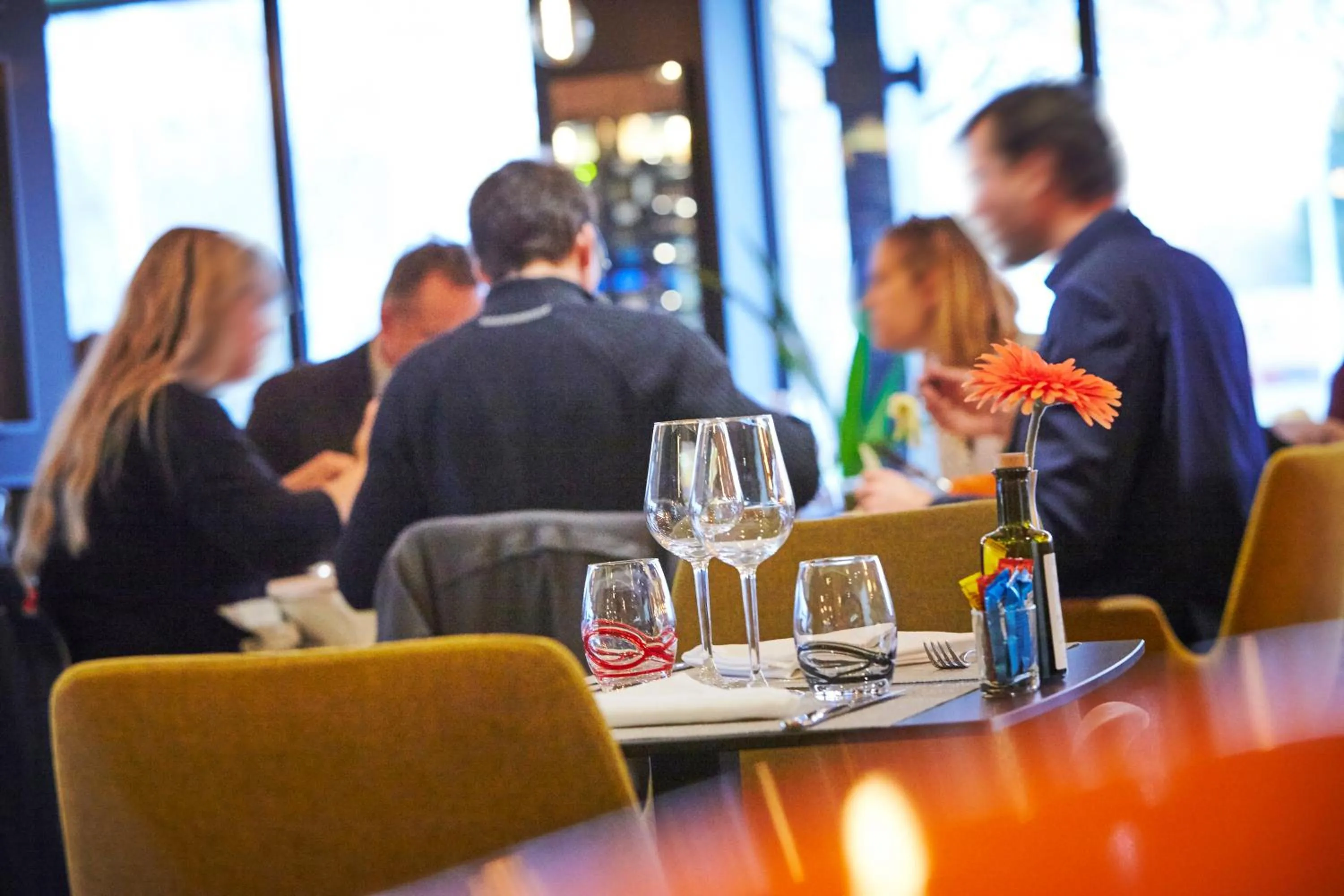 Restaurant/places to eat in Kyriad Clermont Ferrand Nord - Riom