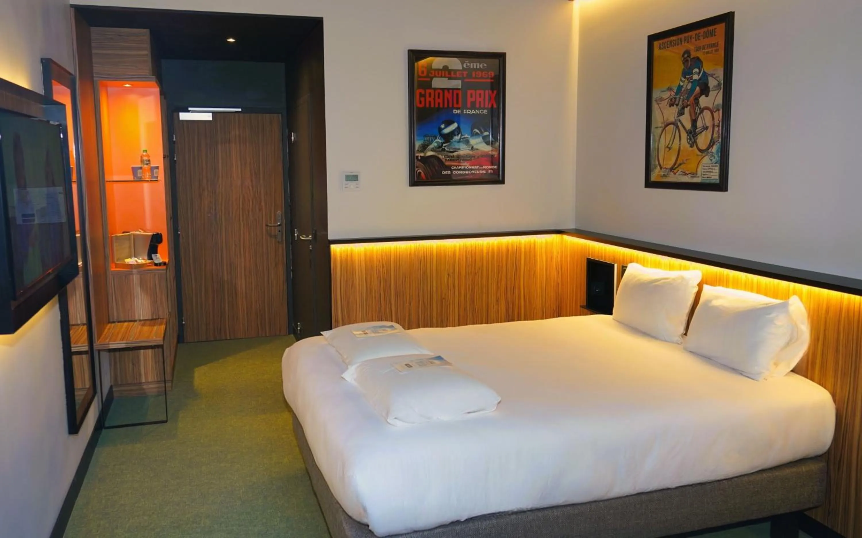 Bed in Kyriad Clermont Ferrand Nord - Riom