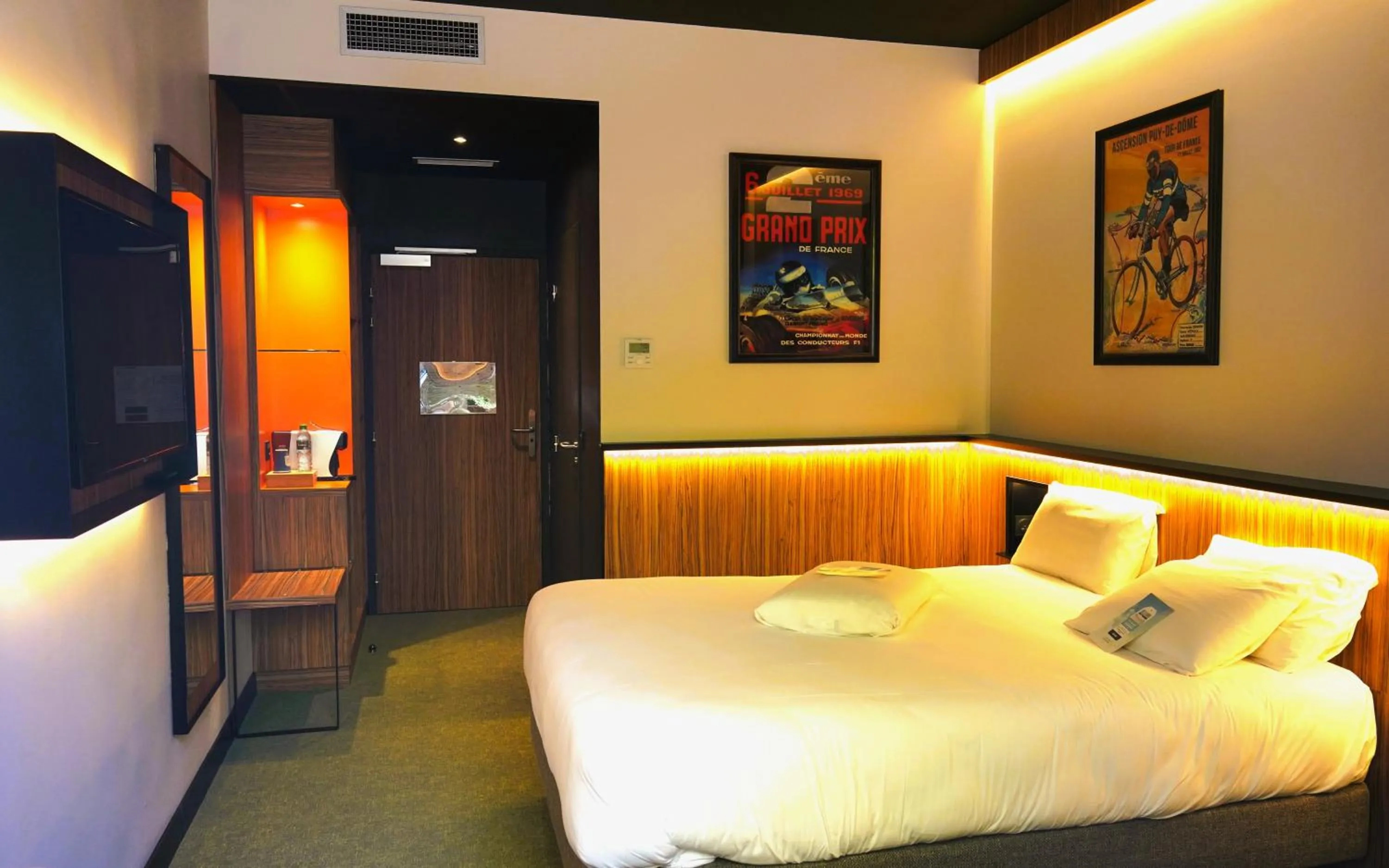 Bed in Kyriad Clermont Ferrand Nord - Riom