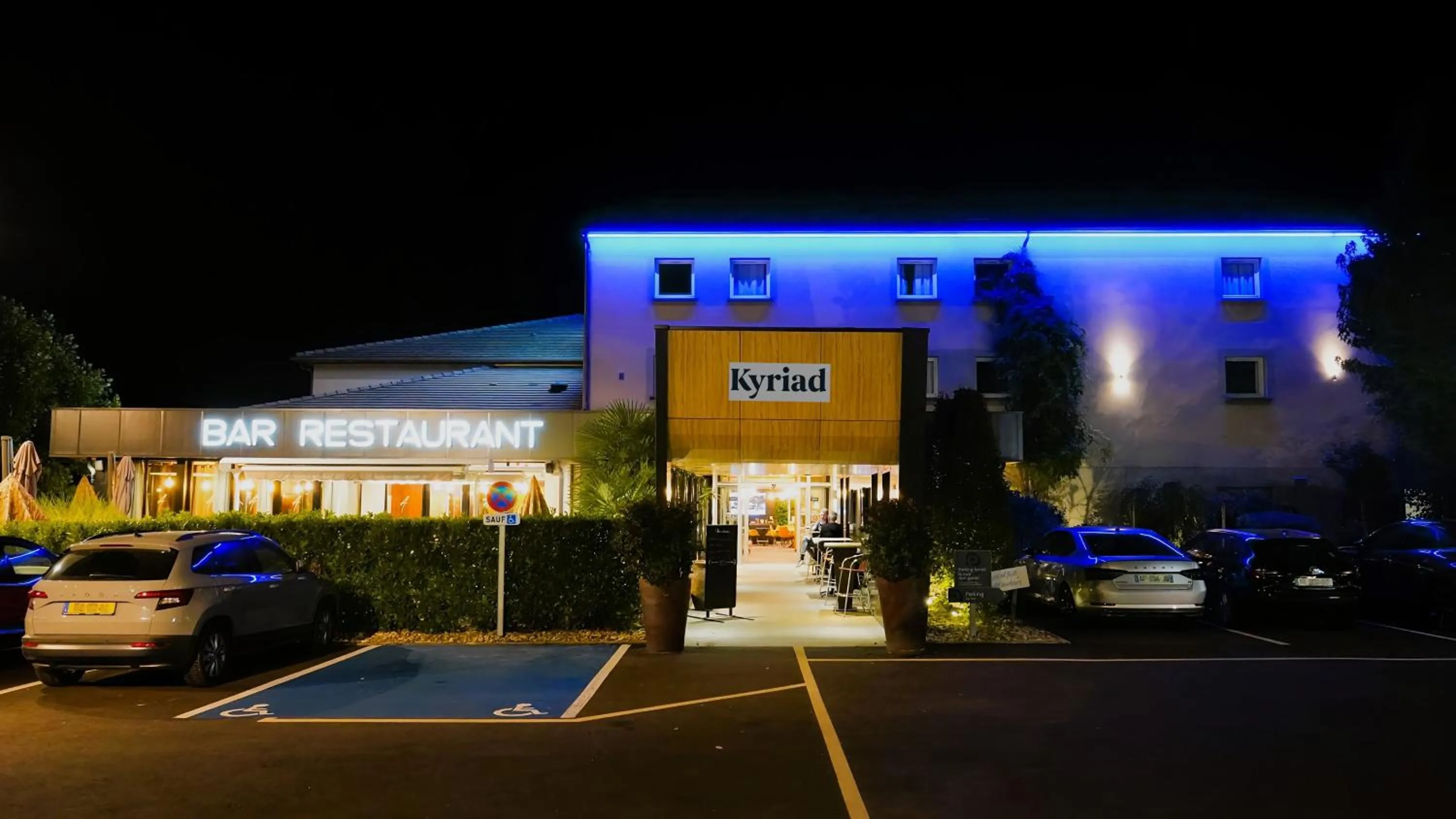 Property building in Kyriad Clermont Ferrand Nord - Riom